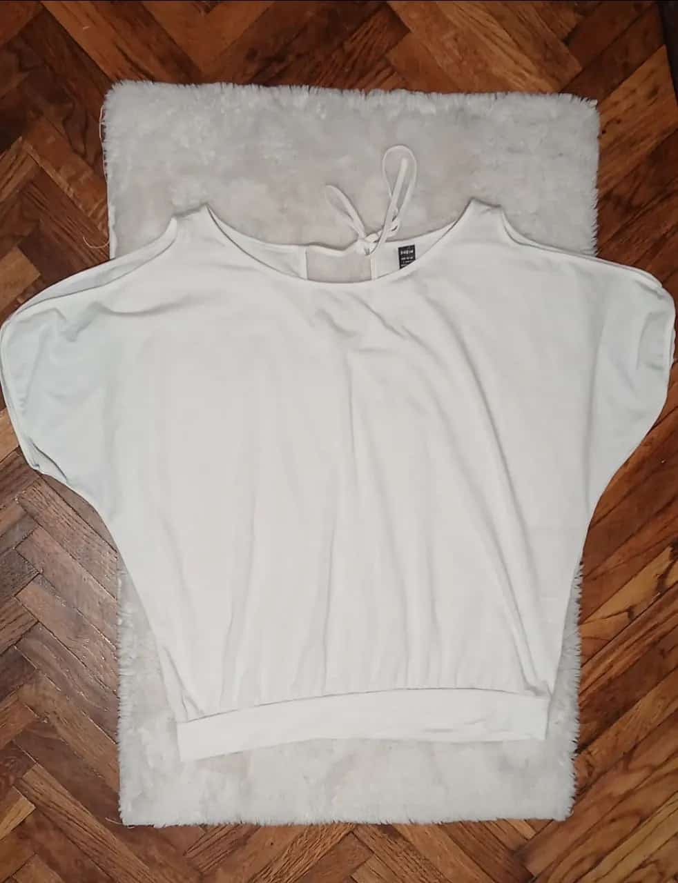 Ormar.app | sajt za prodaju garderobe | Bluza 