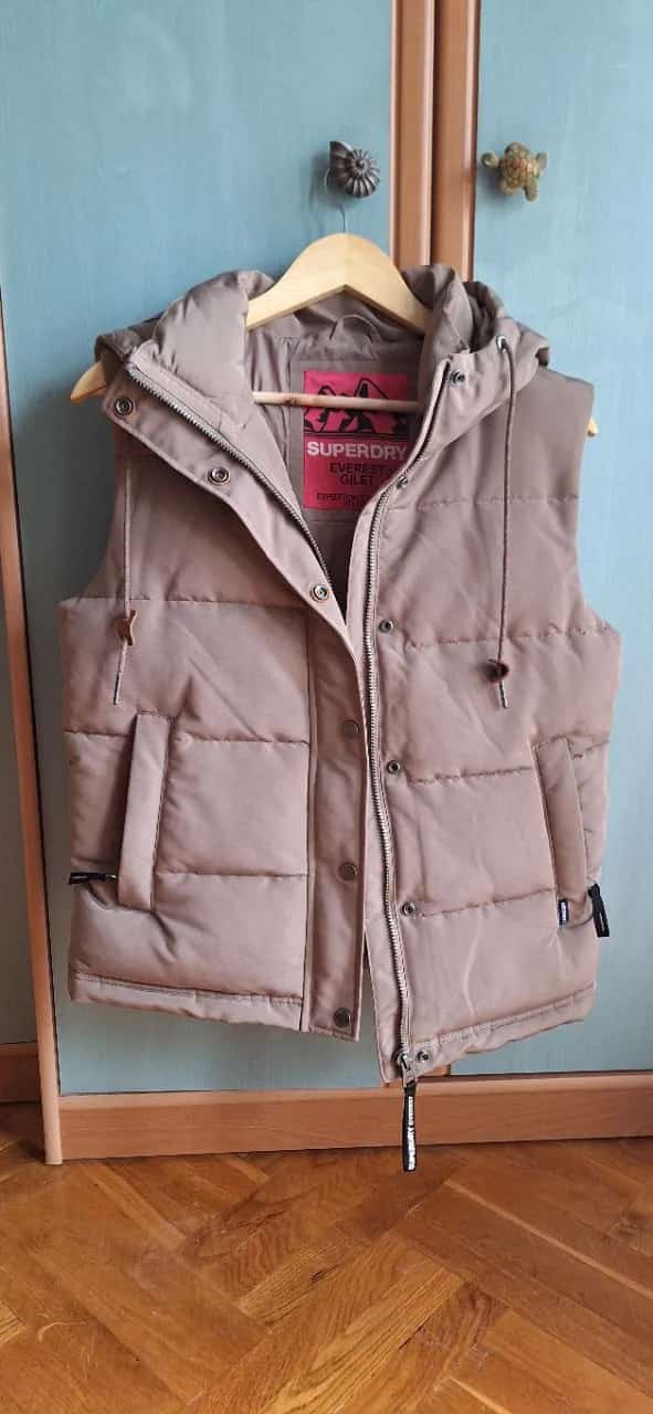 Ormar.app | sajt za prodaju garderobe | Superdry prsluk