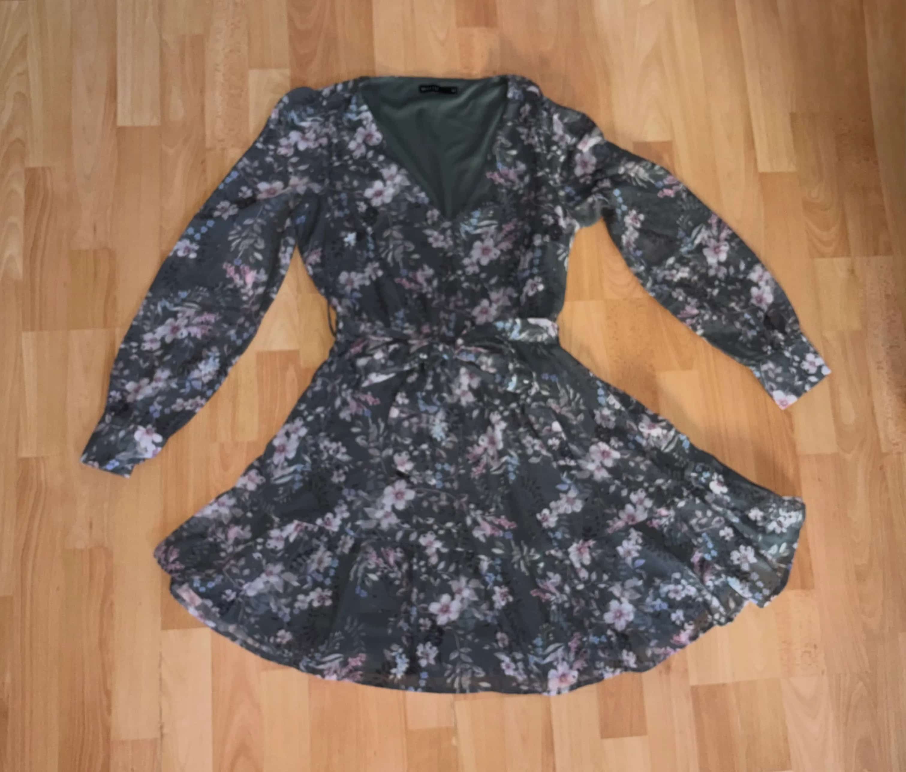 Ormar.app | sajt za prodaju garderobe | Mohito haljina 38