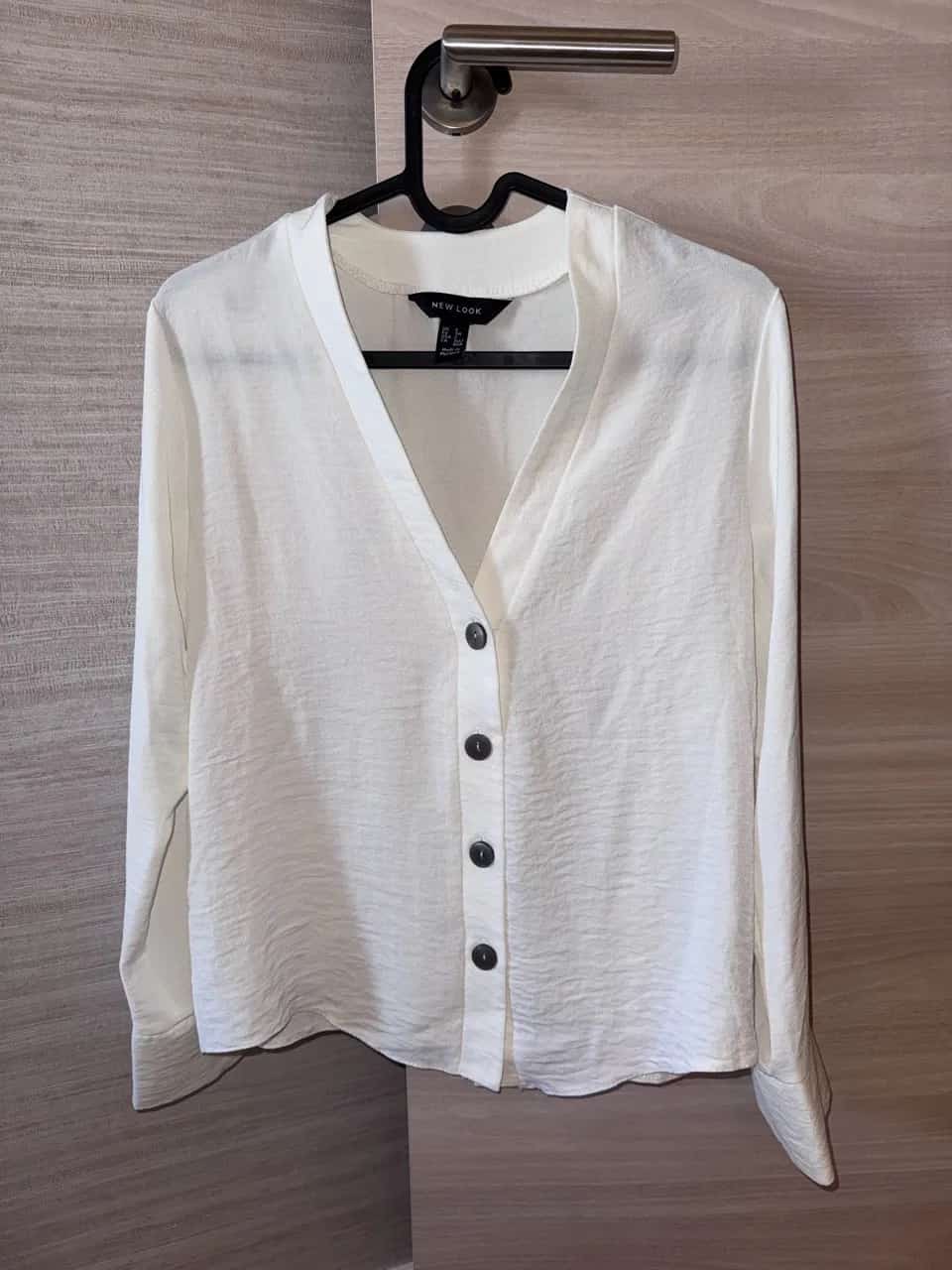 Ormar.app | sajt za prodaju garderobe | NEW LOOK bela elegantna bluza XS/S