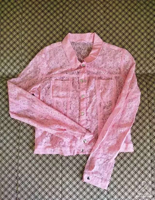 Ormar.app | sajt za prodaju garderobe | Paket roze čipkasta košulja i crni top [S-M]