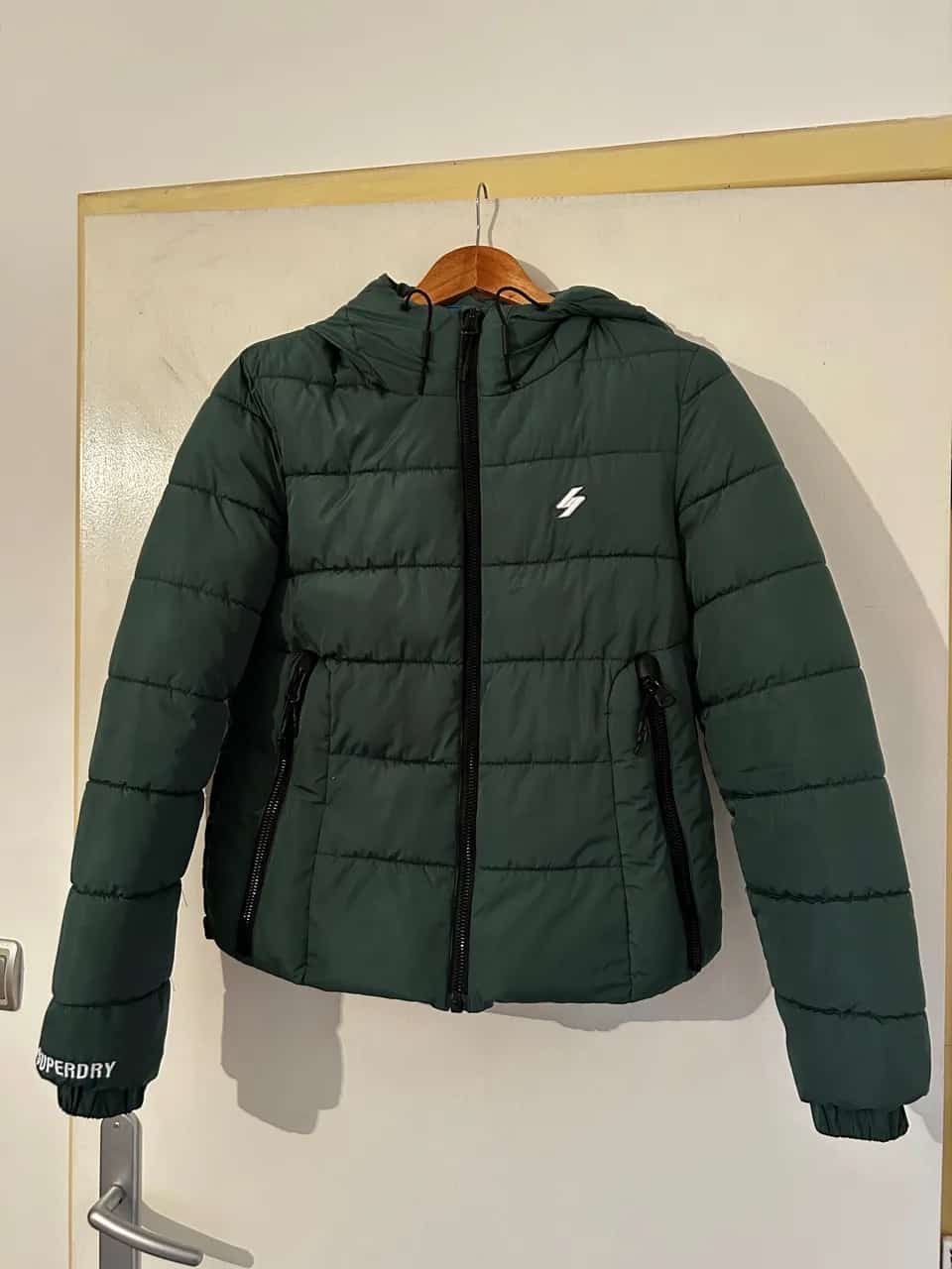Ormar.app | sajt za prodaju garderobe | Superdry ženska zelena jakna