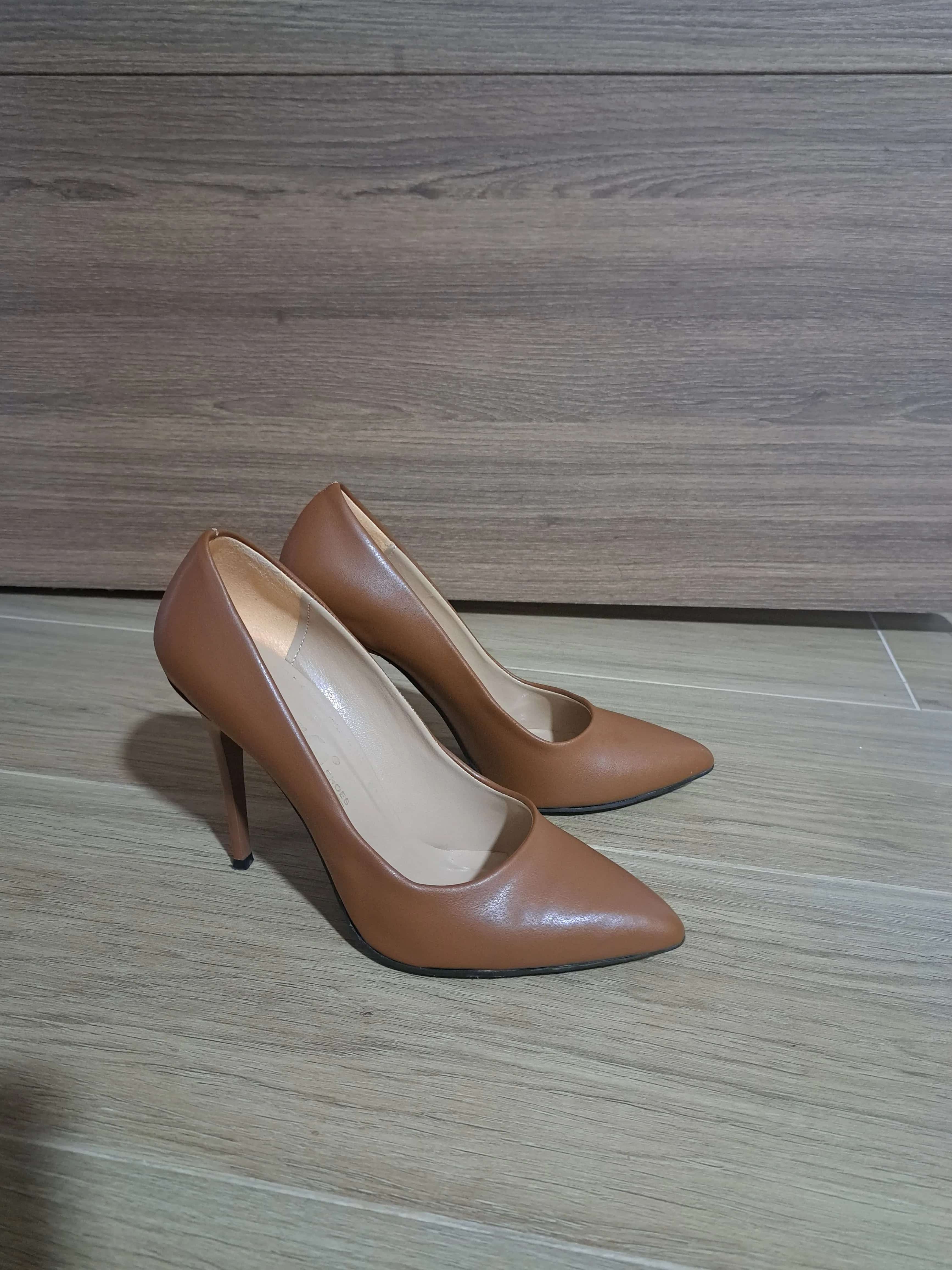 Ormar.app | sajt za prodaju garderobe | Salonke karamel br. 39