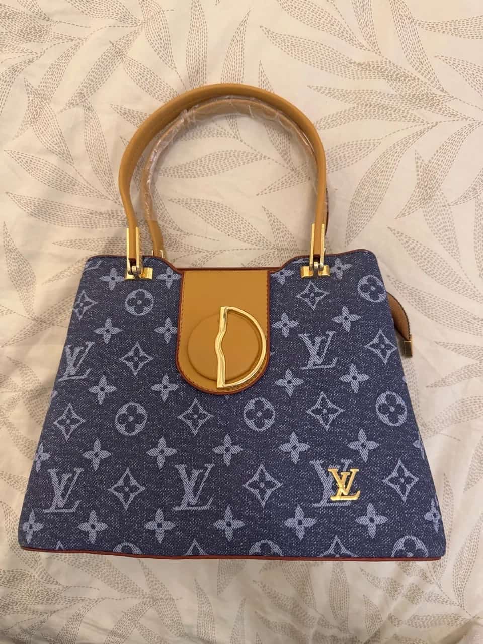 Ormar.app | sajt za prodaju garderobe | Louis Vuitton Torbica