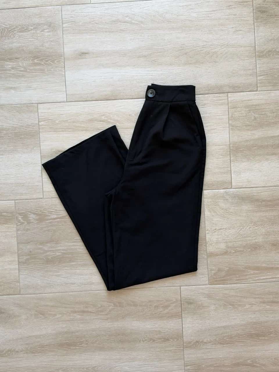 Ormar.app | sajt za prodaju garderobe | Stradivarius pantalone 