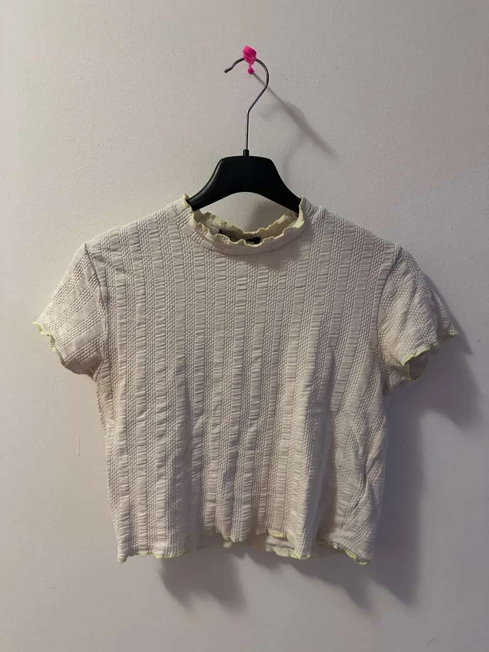 Ormar.app | sajt za prodaju garderobe | Bela FBsister majica 