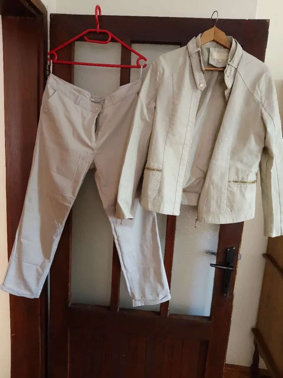 Ormar.app | sajt za prodaju garderobe | Pantalonice i jaknica