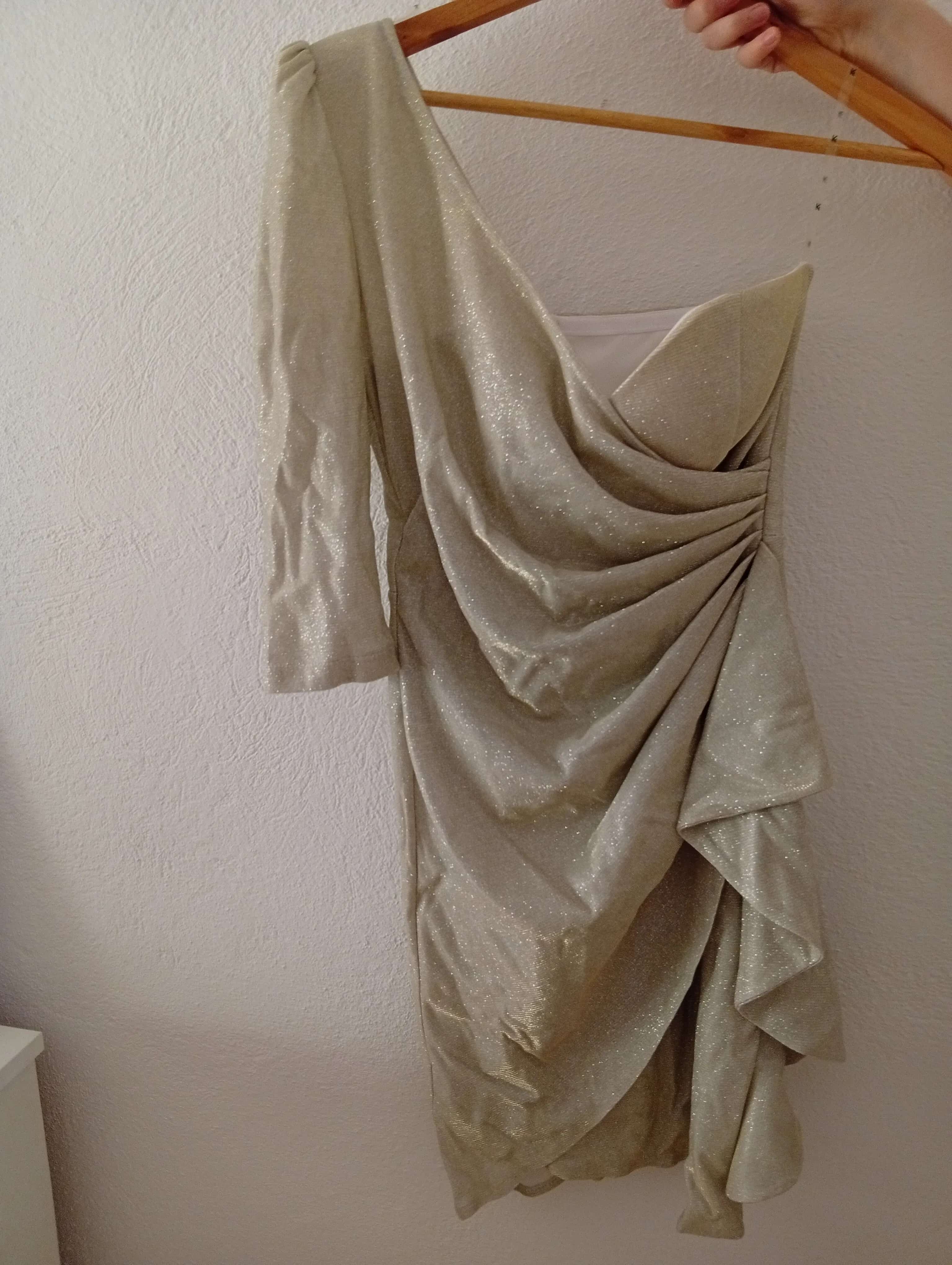 Ormar.app | sajt za prodaju garderobe | Haljina veličina 38
