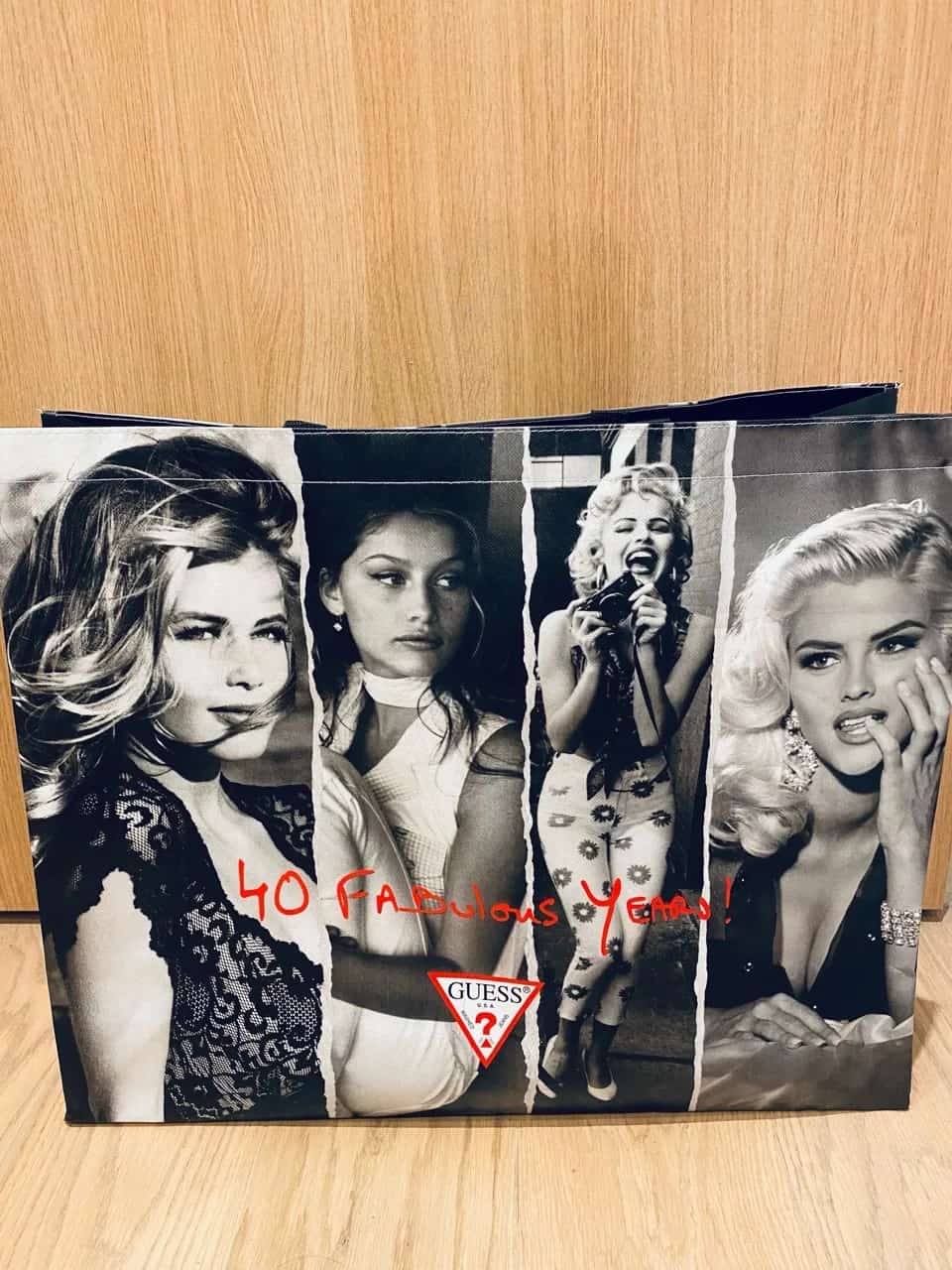 Ormar.app | sajt za prodaju garderobe | NOVO✨ Guess by Marciano veliki ceger🤍🎀