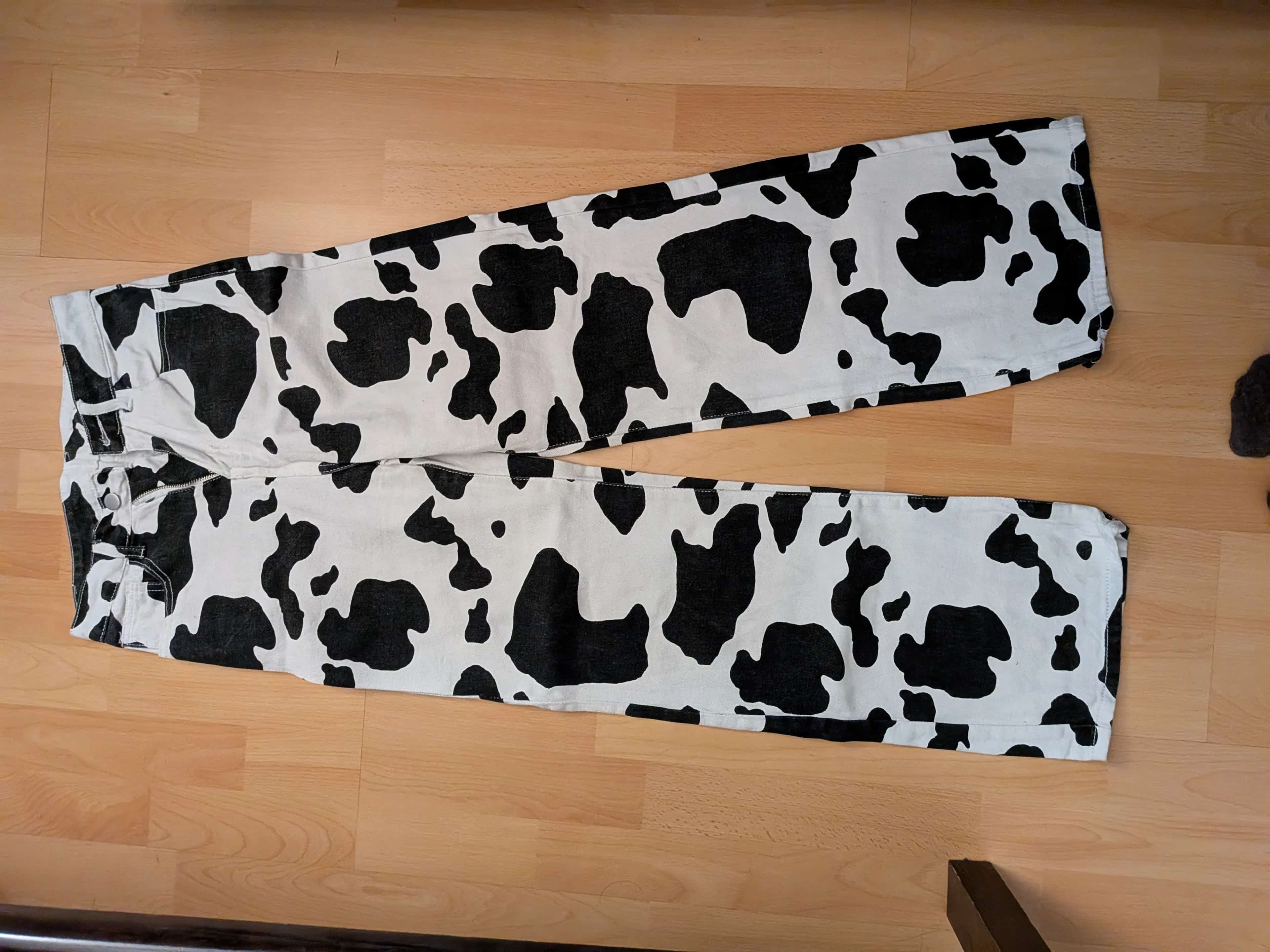 Ormar.app | sajt za prodaju garderobe | Shein cow print pantalone/farmerke