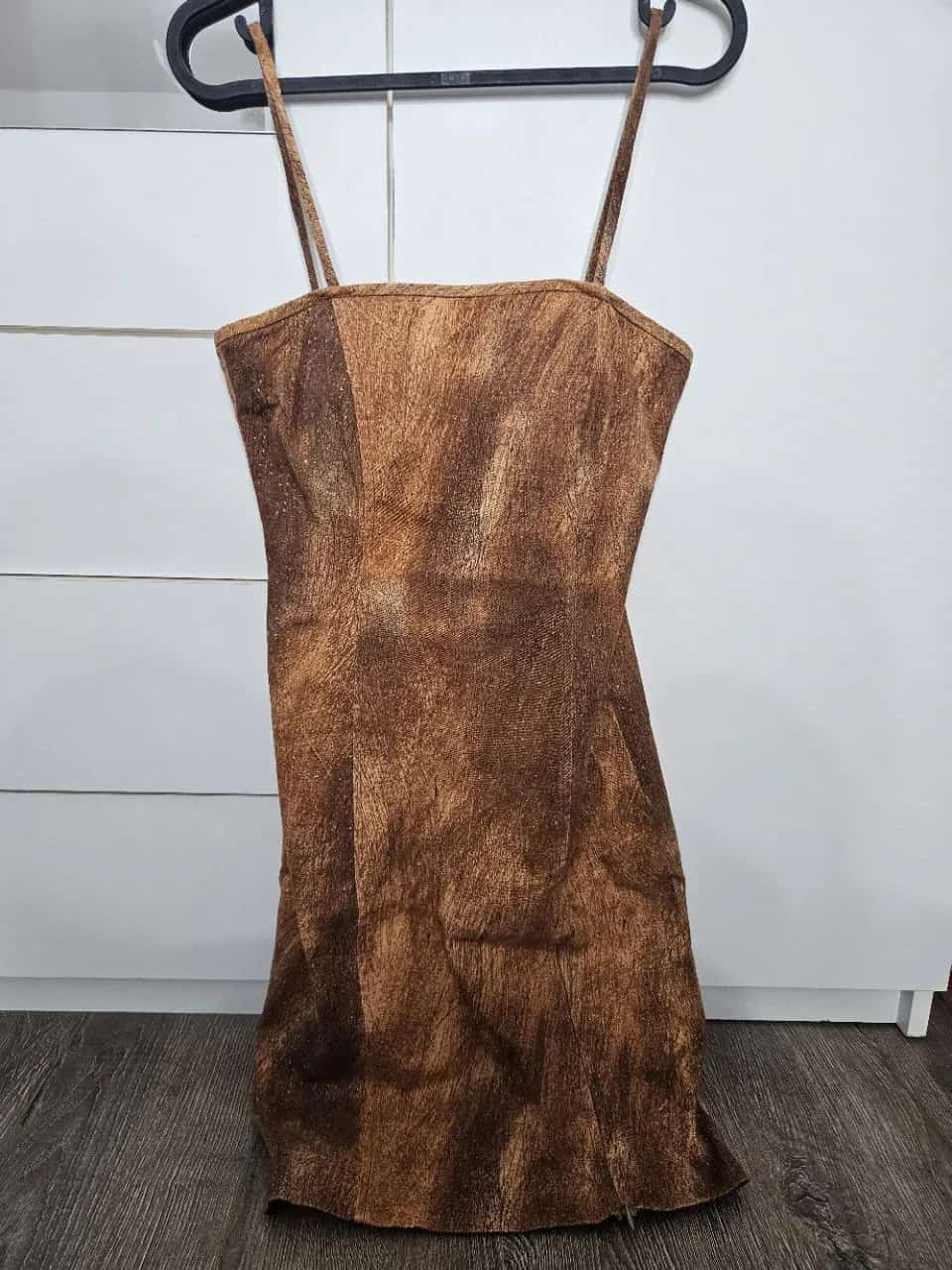 Ormar.app | sajt za prodaju garderobe | haljina