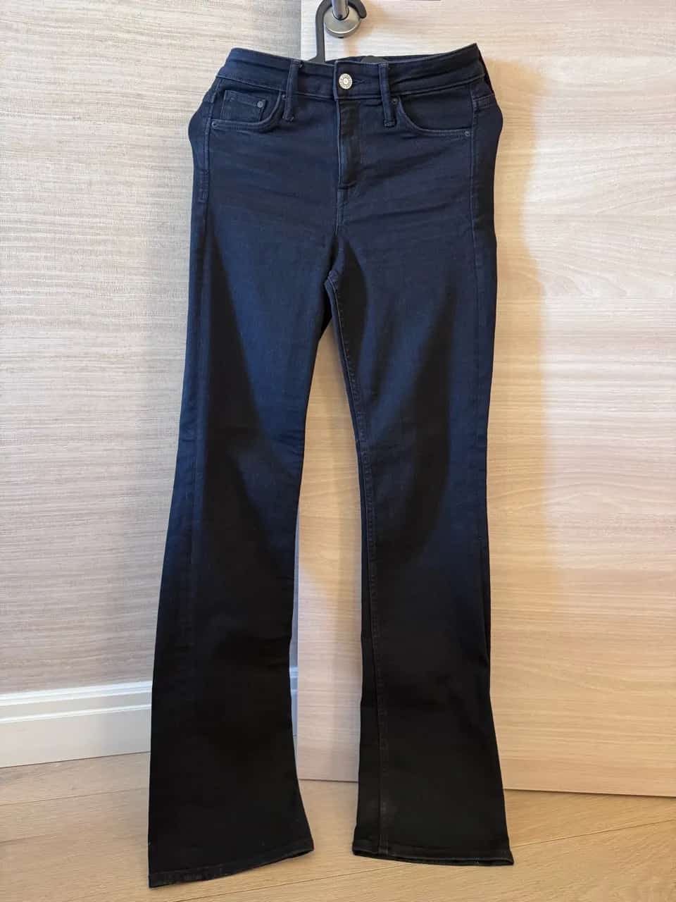 Ormar.app | sajt za prodaju garderobe | H&M crne bootcut farmerke vel 26 (XS)
