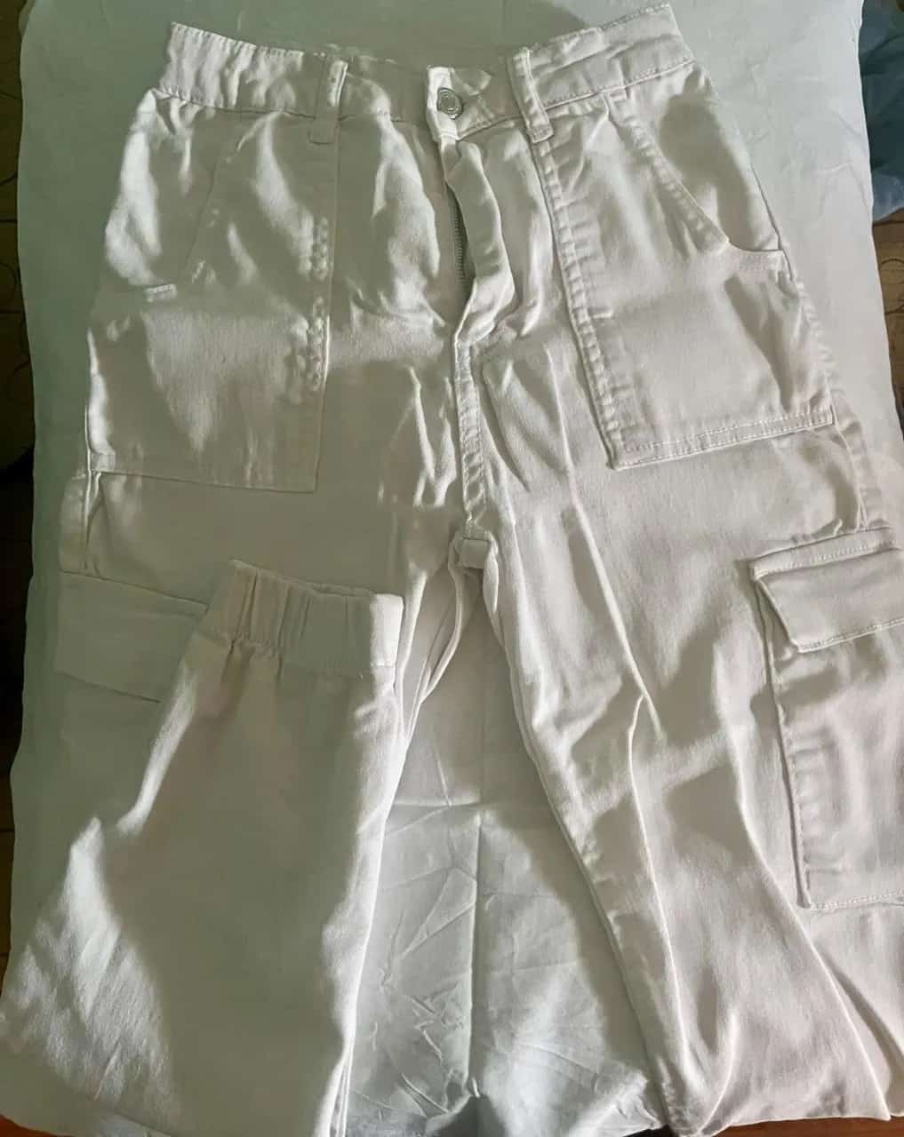 Ormar.app | sajt za prodaju garderobe | Bele pantalone 
