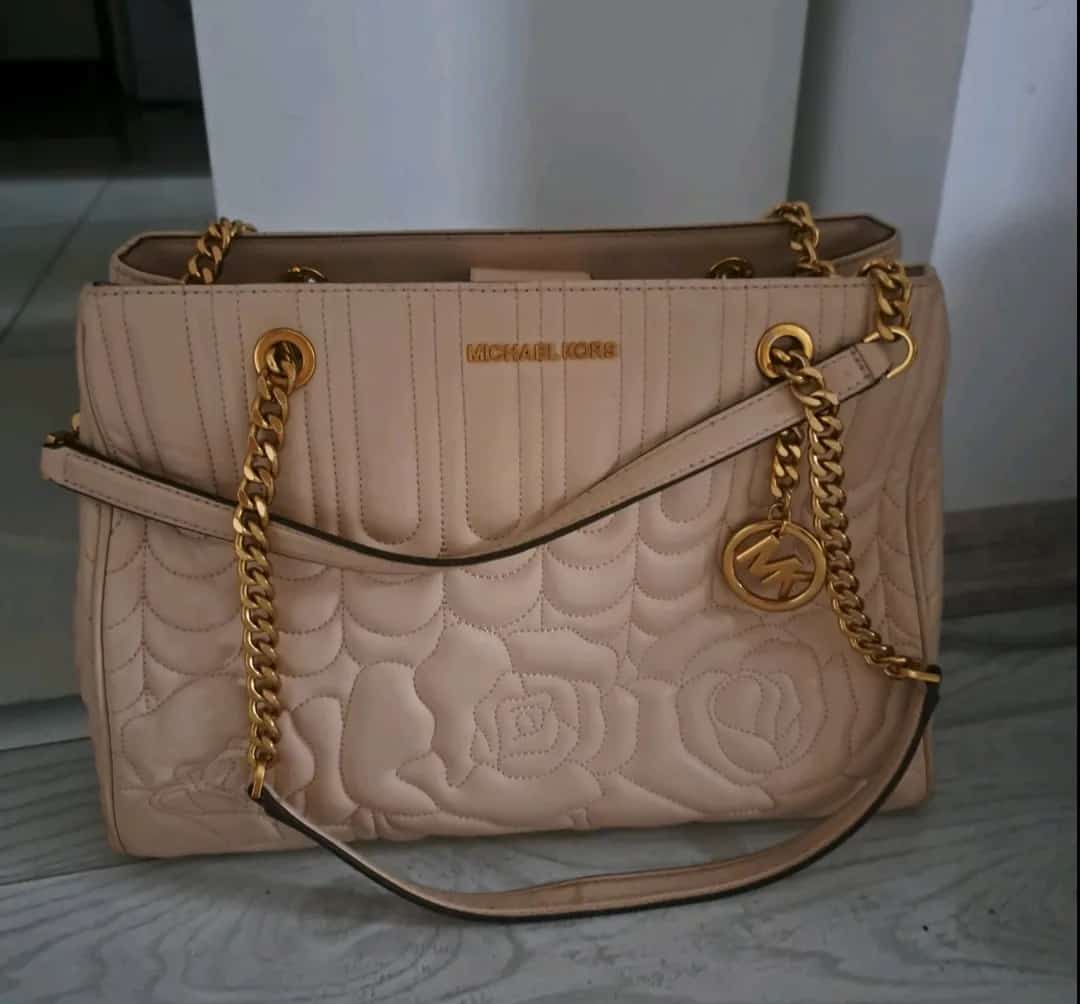 Ormar.app | sajt za prodaju garderobe | Tašna Michael Kors 