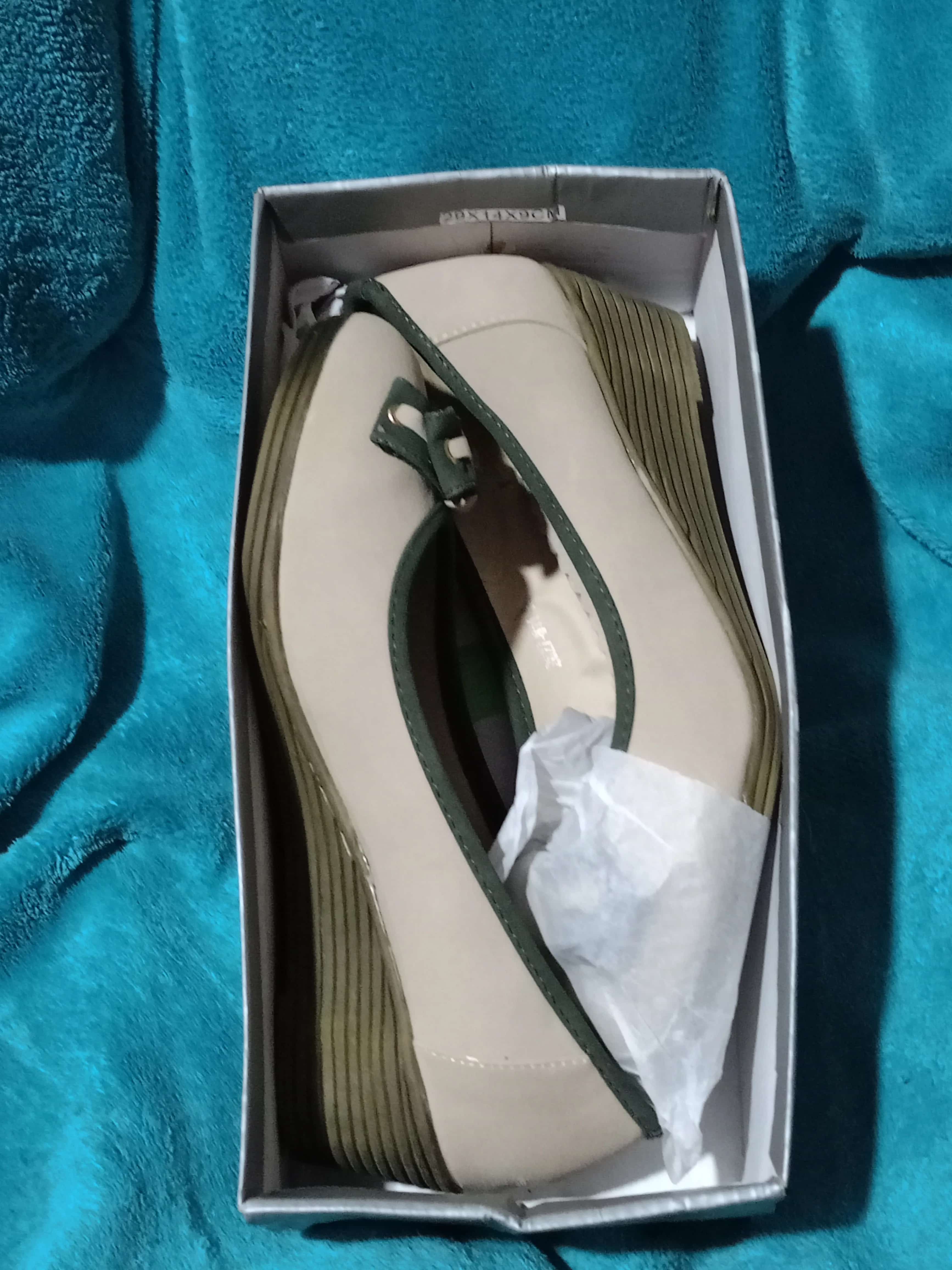 Ormar.app | sajt za prodaju garderobe | Ž. Baletanke Vivia br39 nove!