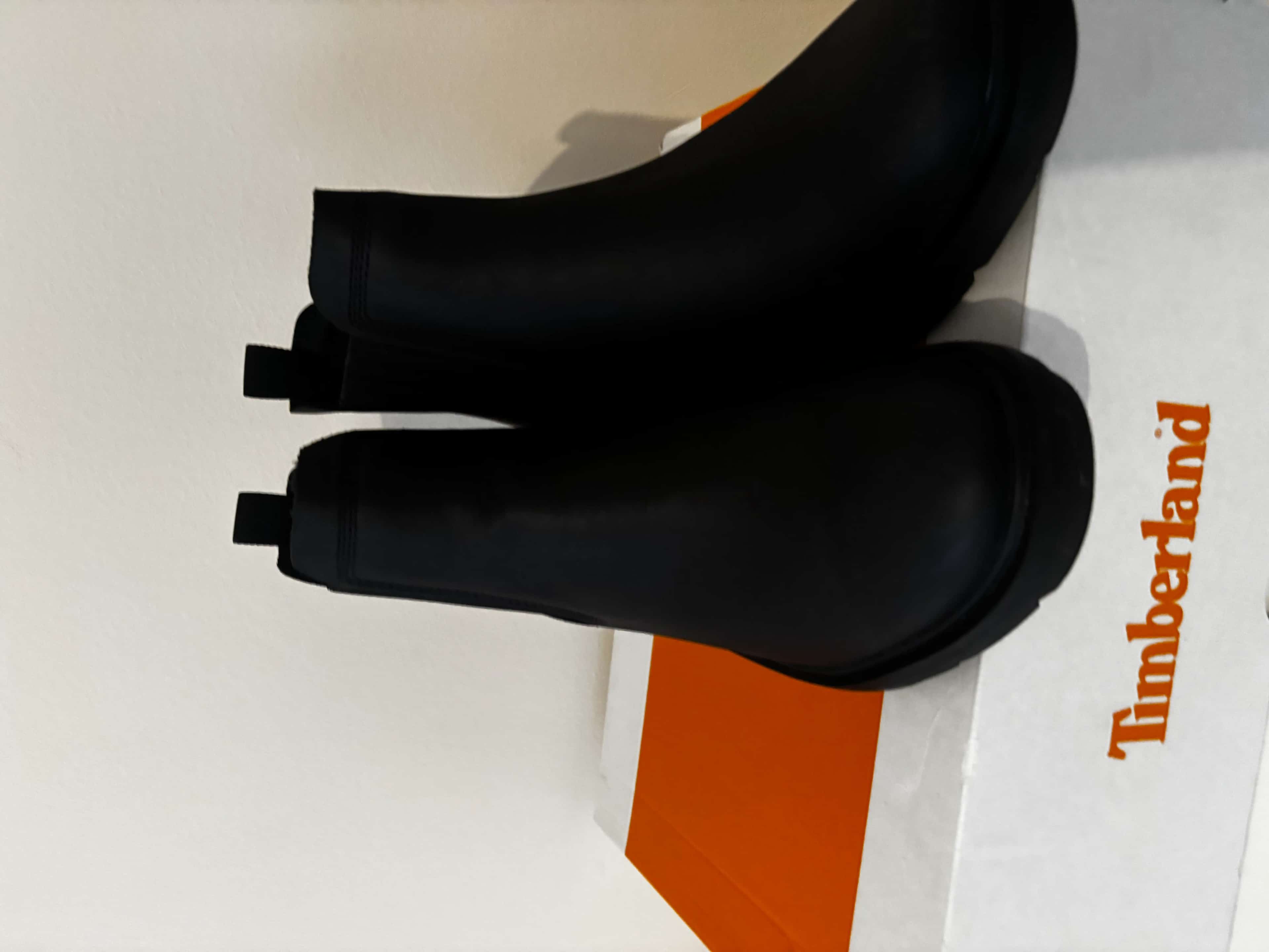 Ormar.app | sajt za prodaju garderobe | Timberland Chelsea ženske čizmice