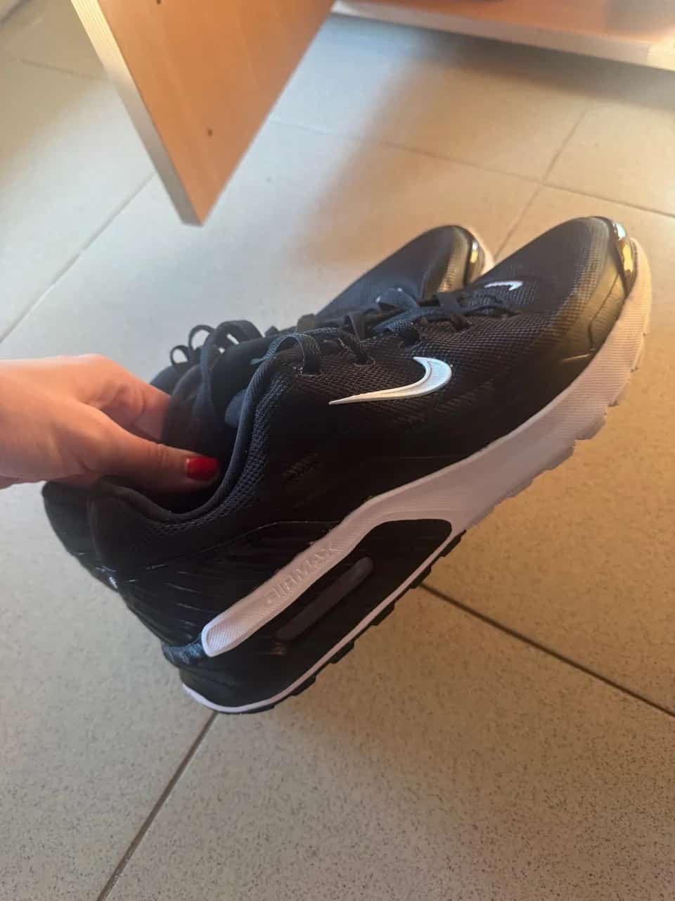 Ormar.app | sajt za prodaju garderobe | Nike original patike nove