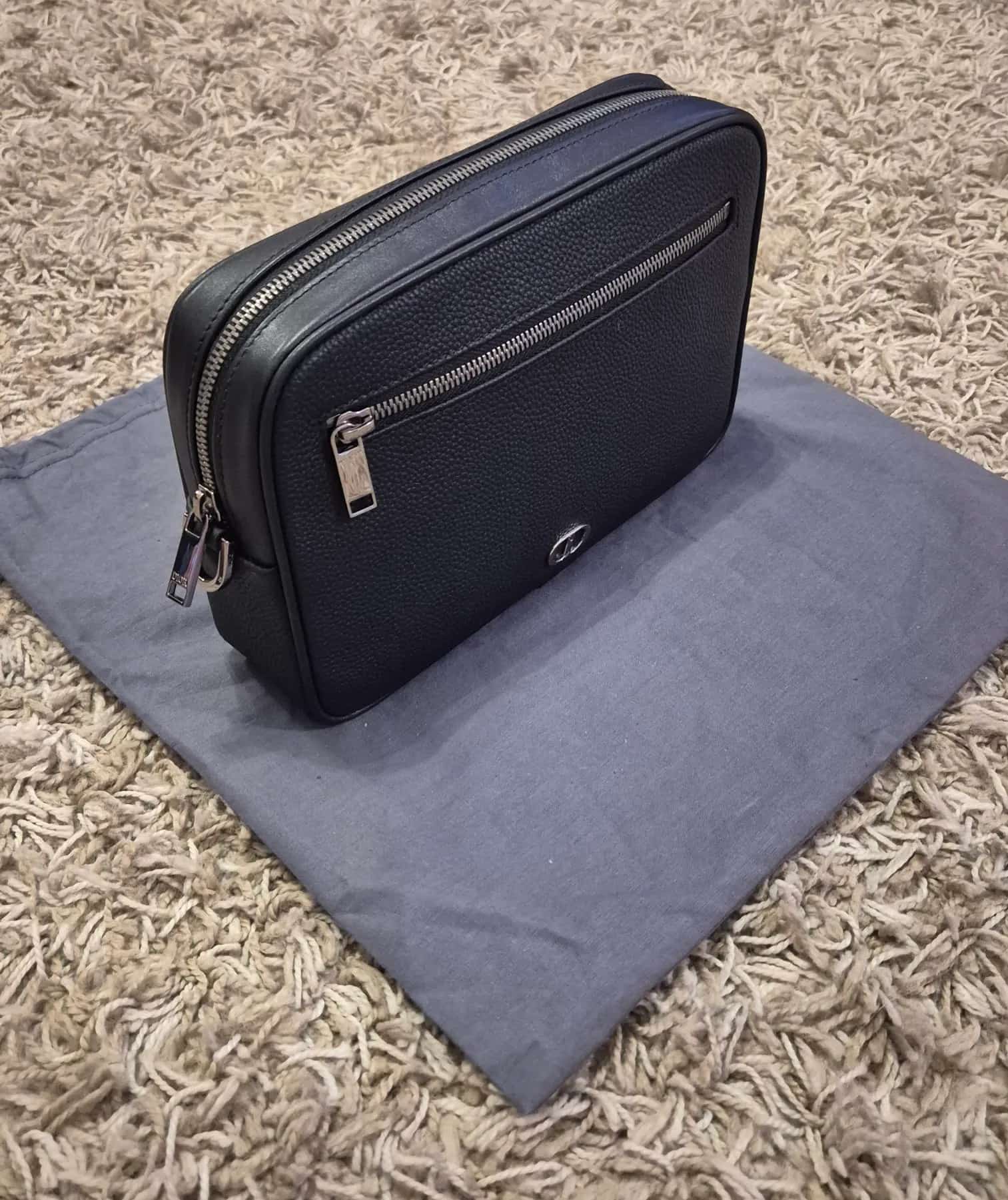 Ormar.app | sajt za prodaju garderobe | Kozna torbica Cristian Dior