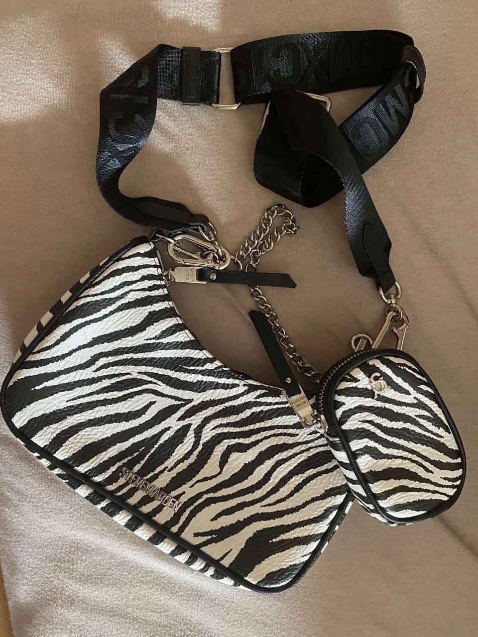 Ormar.app | sajt za prodaju garderobe | Zebrasta Steve Madden torbica 🦓