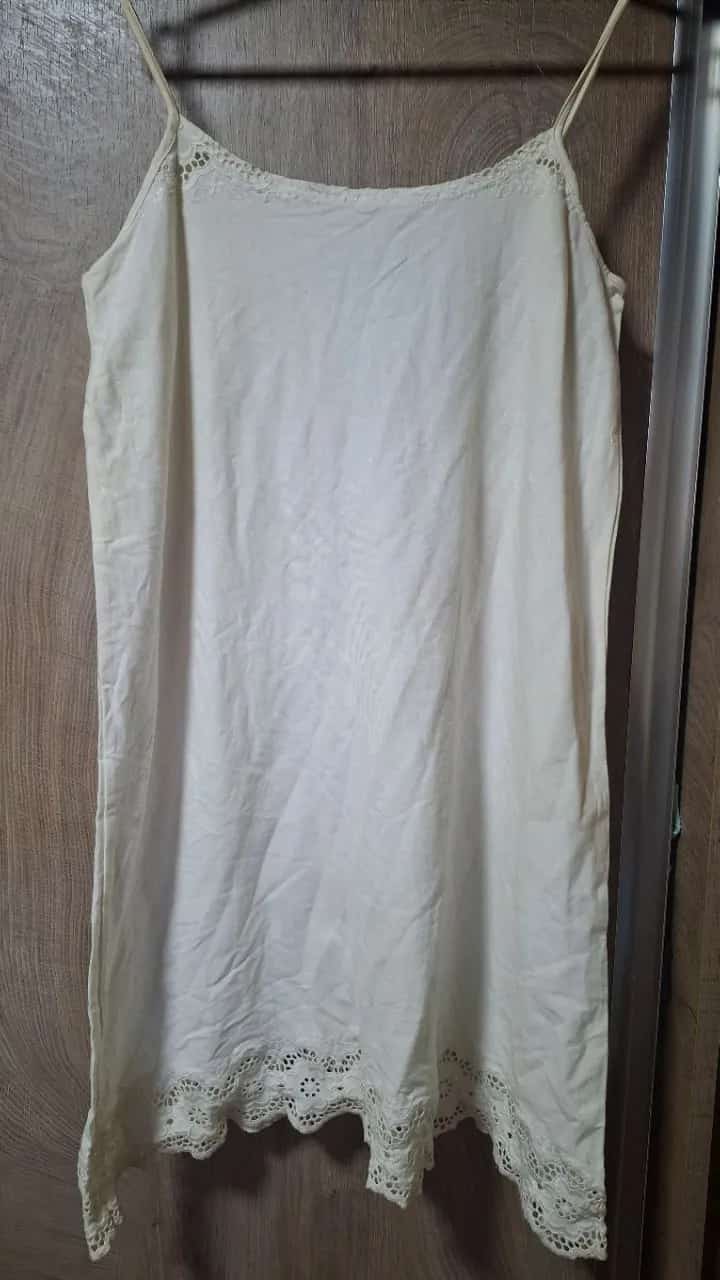 Ormar.app | sajt za prodaju garderobe | Bela haljina