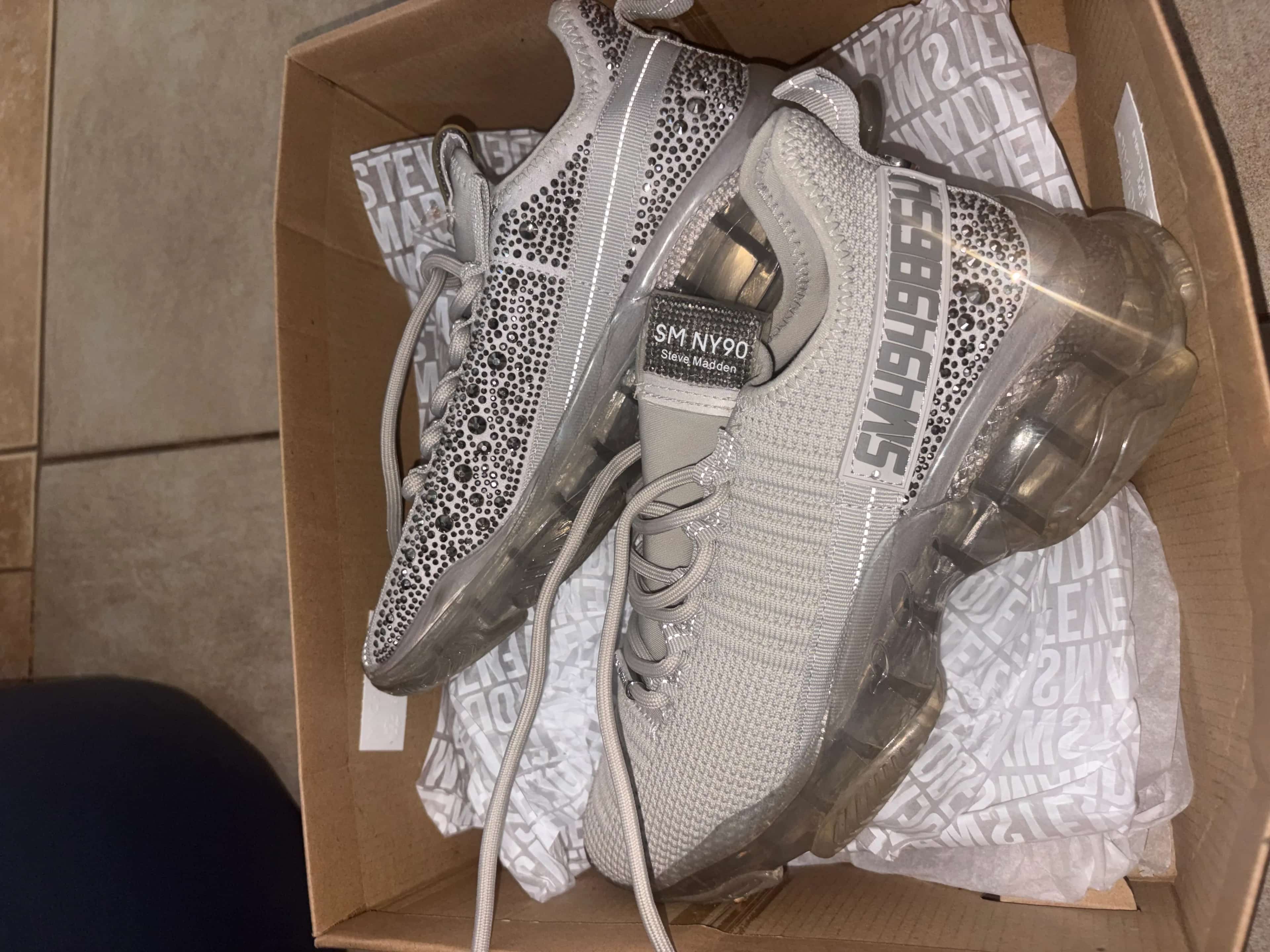 Ormar.app | sajt za prodaju garderobe | Steve Madden original patike vel. 39