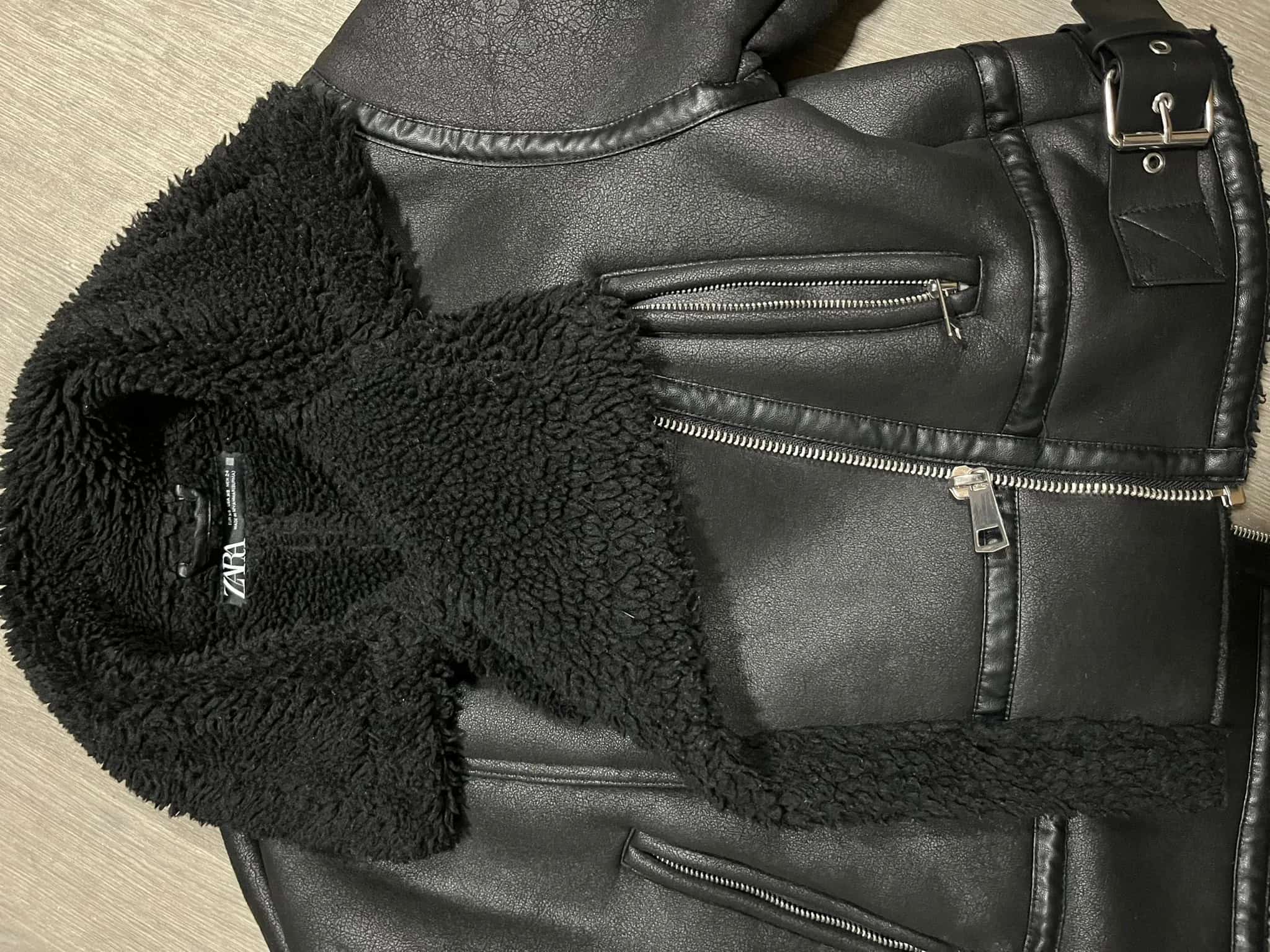 Ormar.app | sajt za prodaju garderobe | Zara jakna