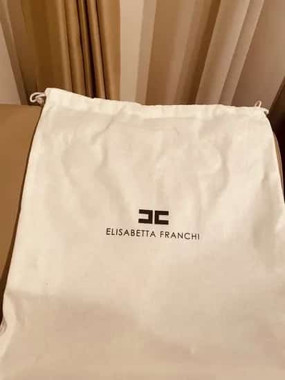 Ormar.app | sajt za prodaju garderobe | Nov Elisabetta Franchi ceger 🤍✨