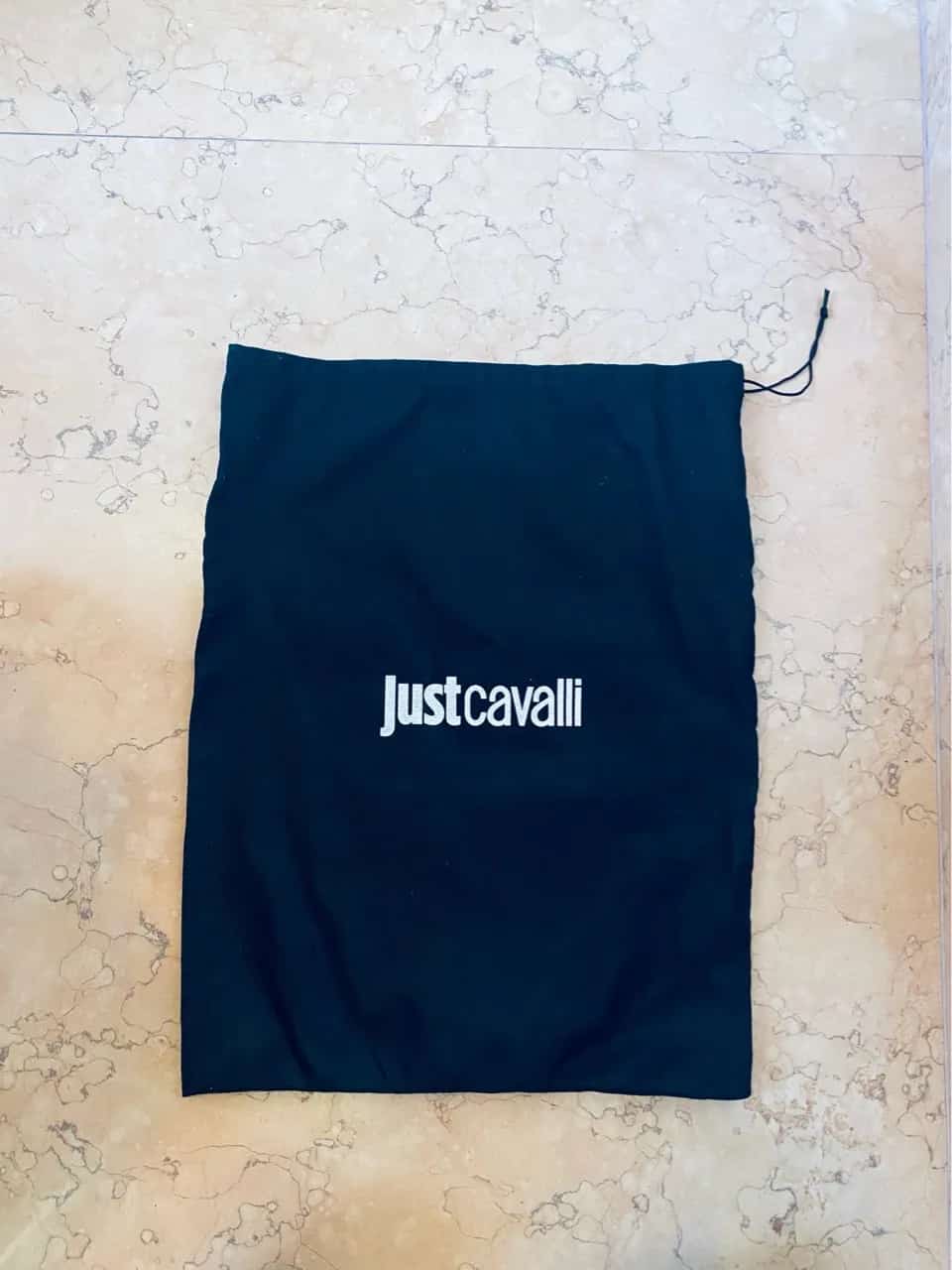 Ormar.app | sajt za prodaju garderobe | Nov ceger crne boje Just Cavalli 🤍✨