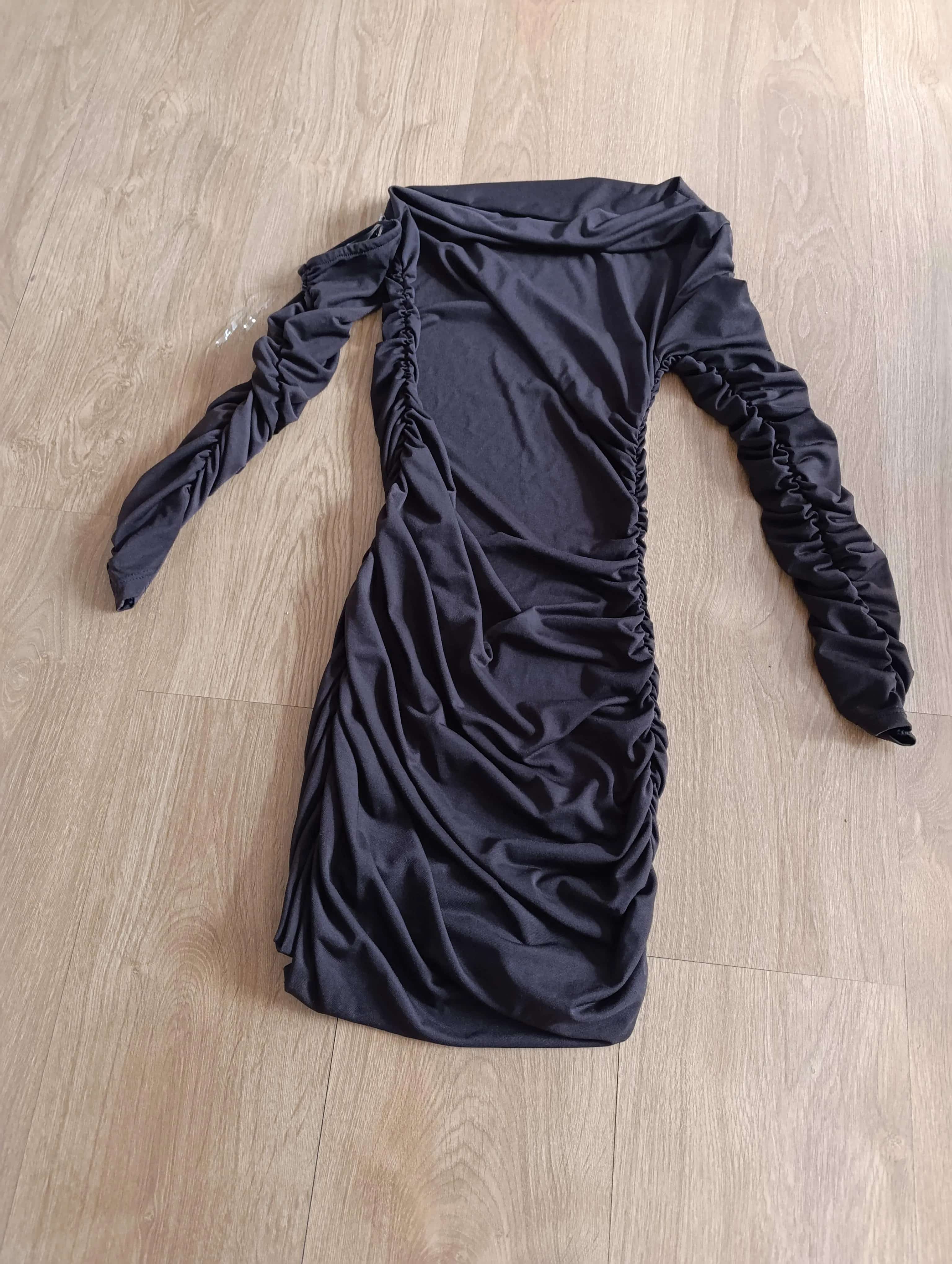 Ormar.app | sajt za prodaju garderobe | Elegantna haljina