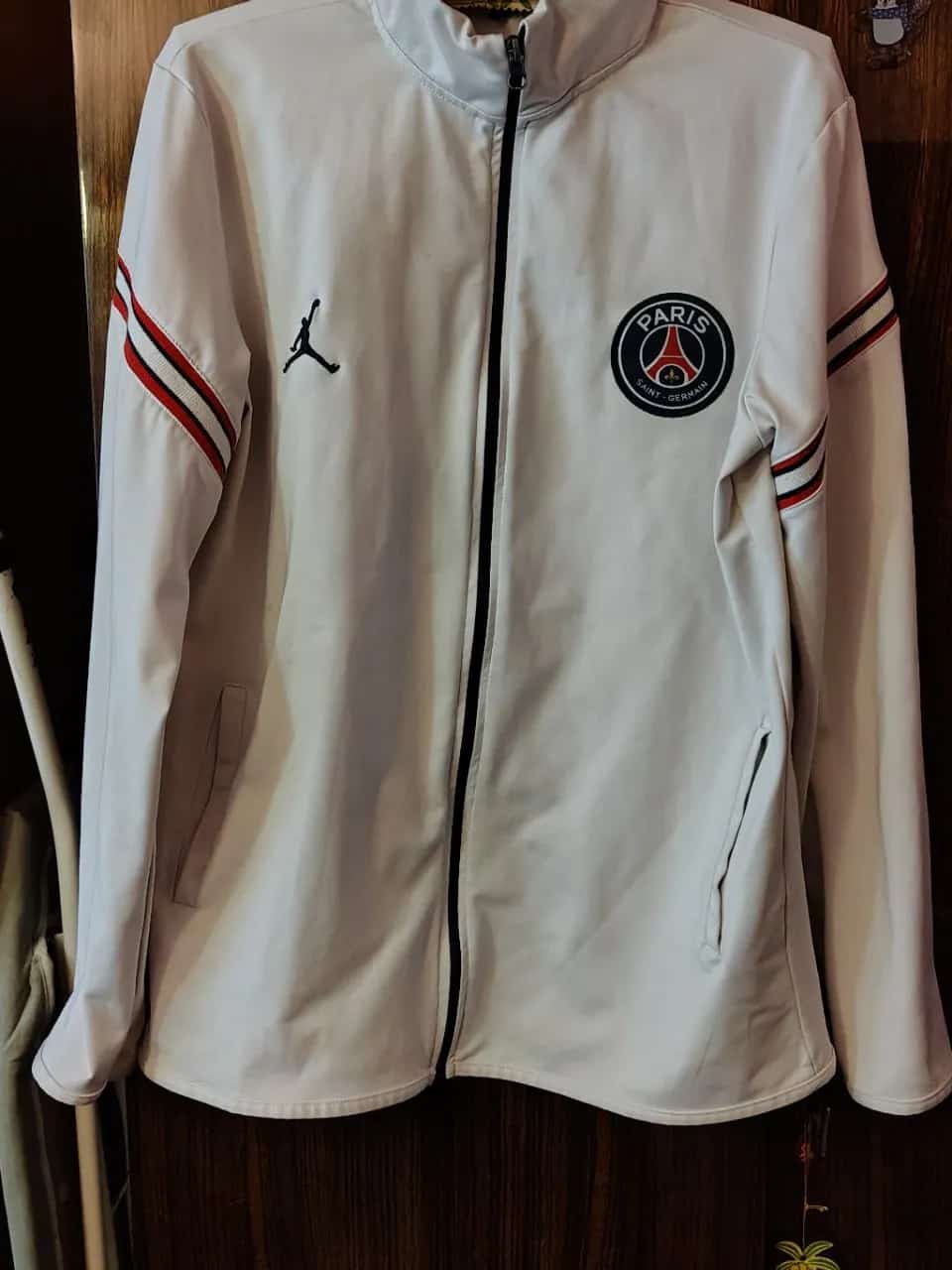 Ormar.app | sajt za prodaju garderobe | Jordan x PSG gornji deo trenerke