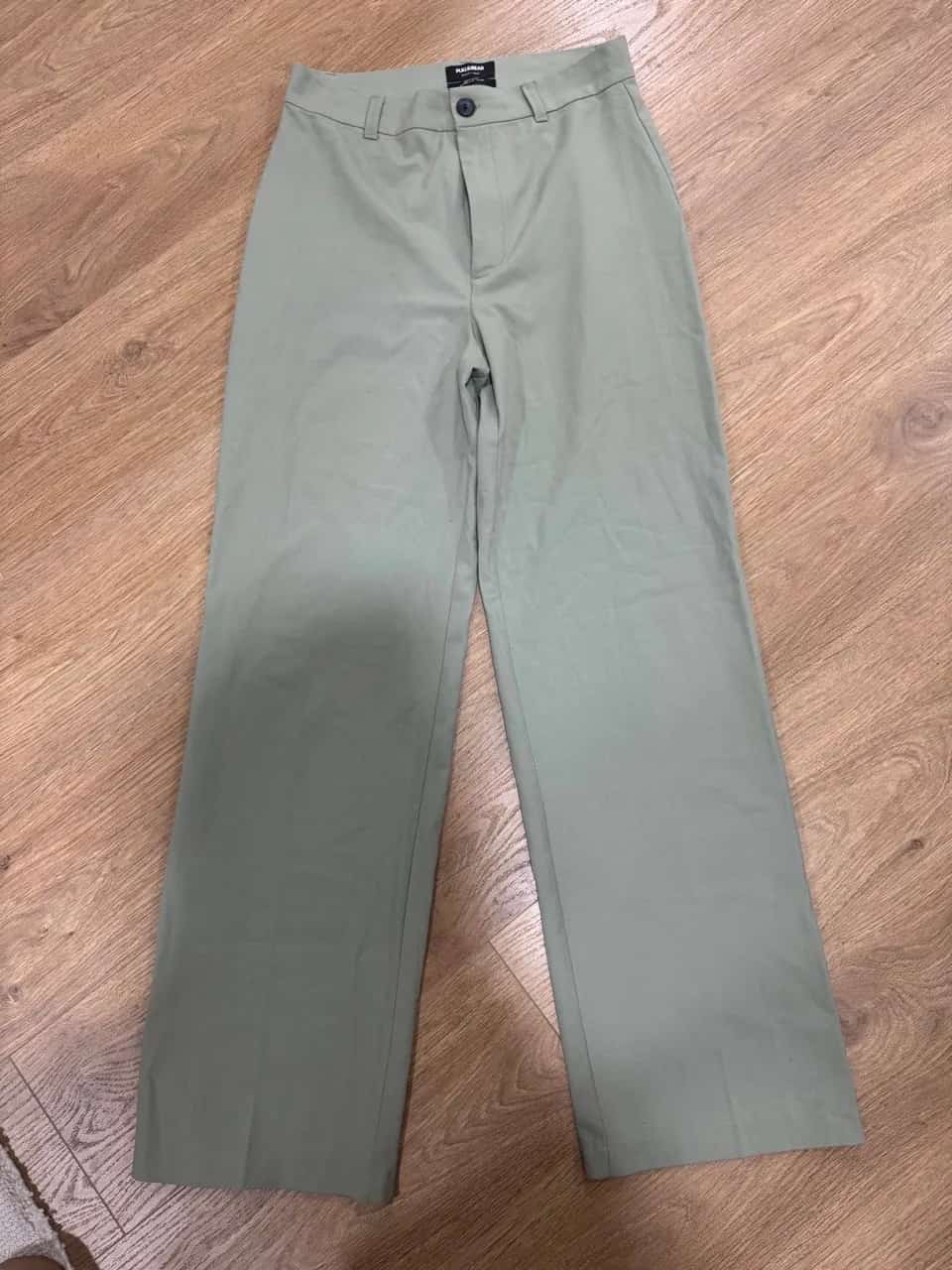 Ormar.app | sajt za prodaju garderobe | 40 broj pantalone zelene