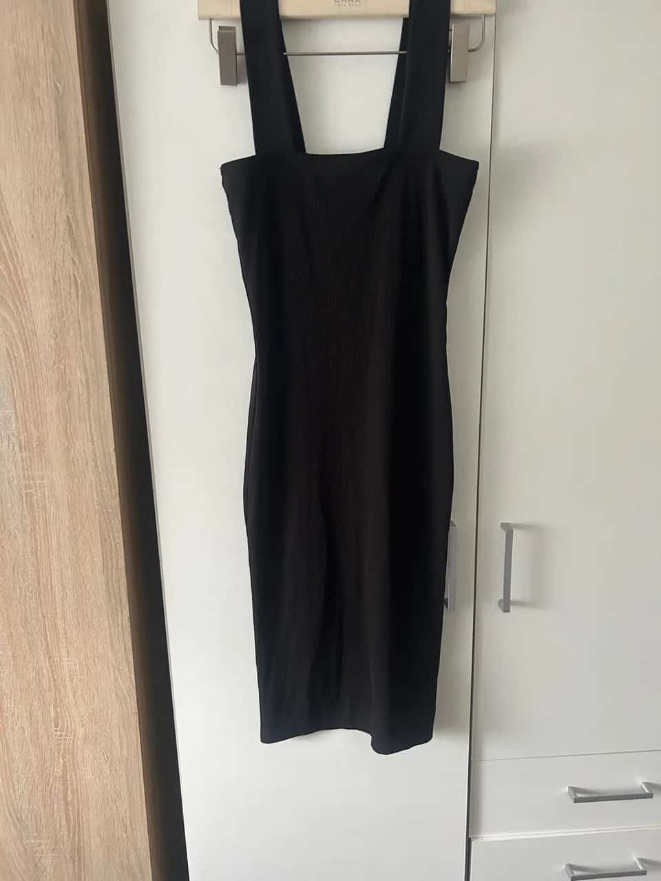 Ormar.app | sajt za prodaju garderobe | LOT haljina S