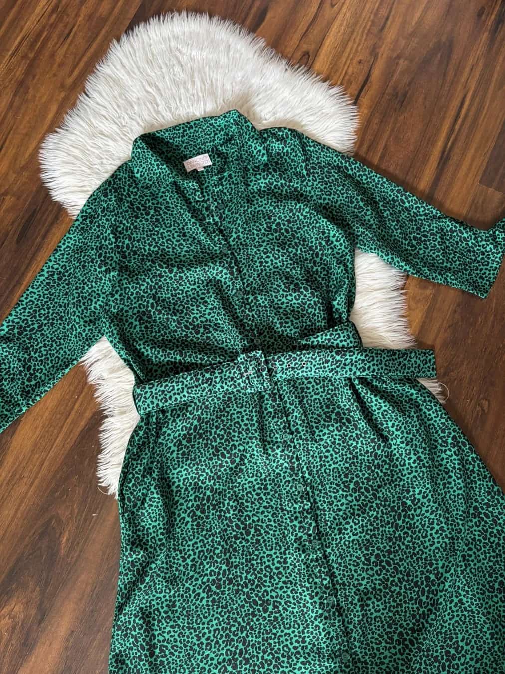 Ormar.app | sajt za prodaju garderobe | Zelena print haljina
