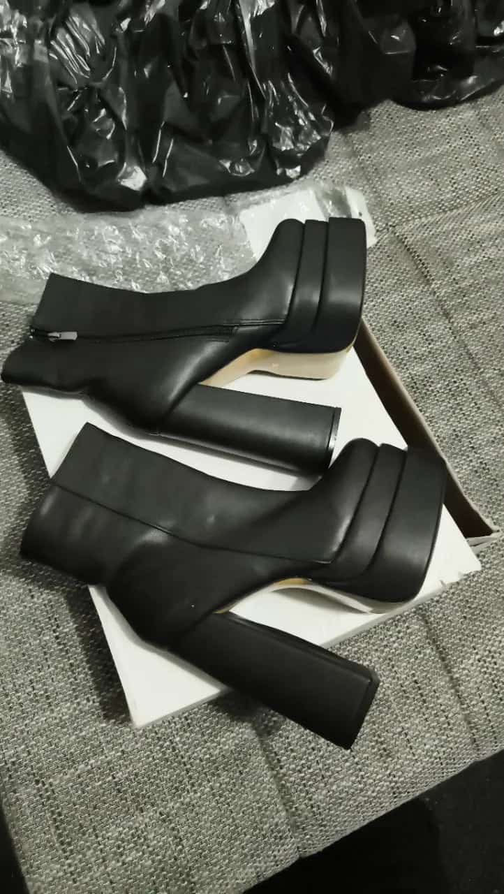 Ormar.app | sajt za prodaju garderobe | Cizme Steve Madden Cobra 38 broj Nove sa kutijom
