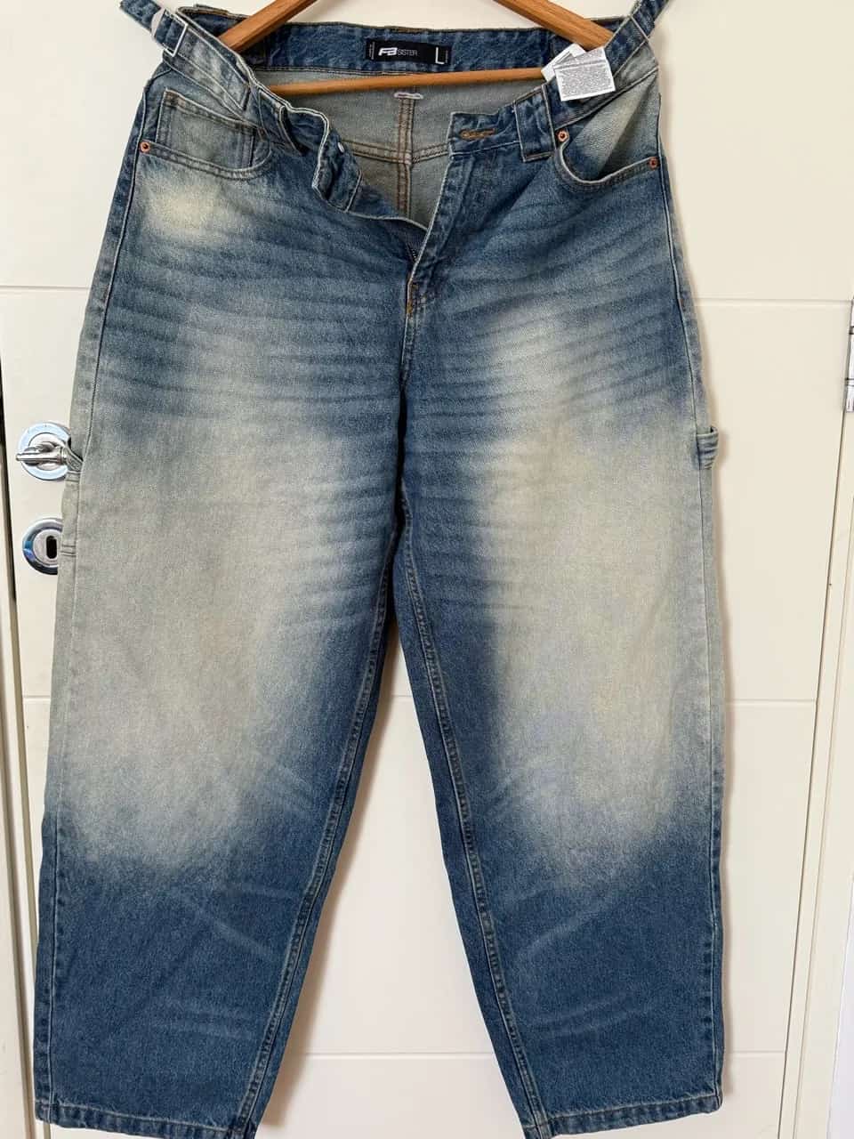 Ormar.app | sajt za prodaju garderobe | Farmerke