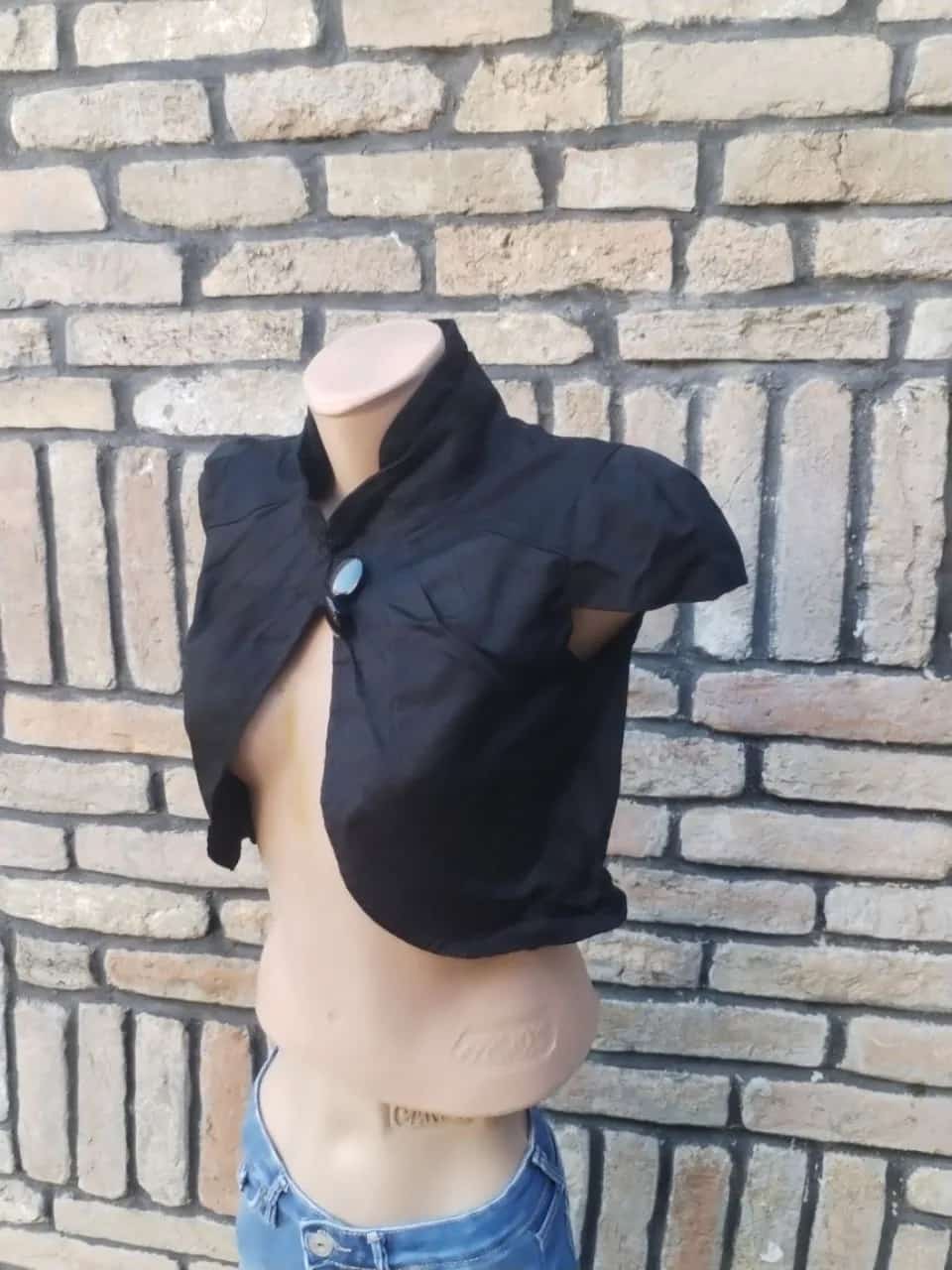Ormar.app | sajt za prodaju garderobe | Crni bolero vel S