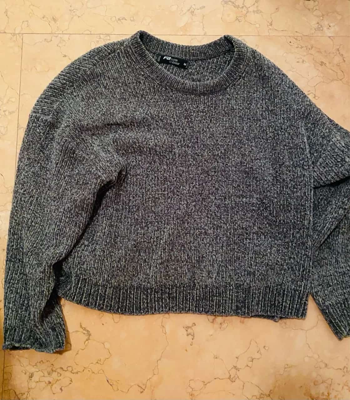 Ormar.app | sajt za prodaju garderobe | New Yorker Sivi džemper size M