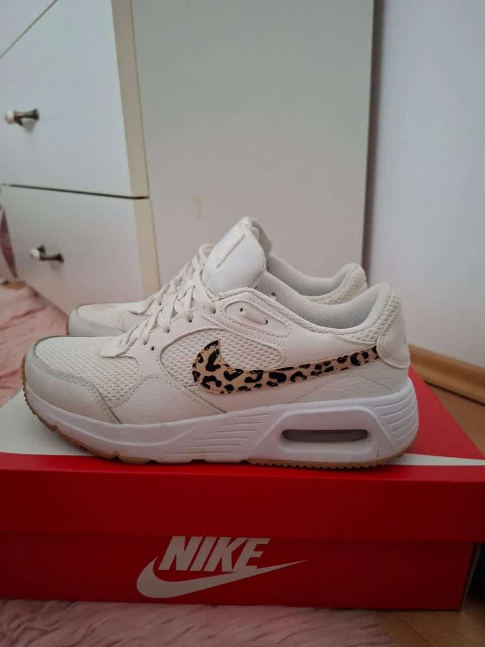 Ormar.app | sajt za prodaju garderobe | Nike patike 