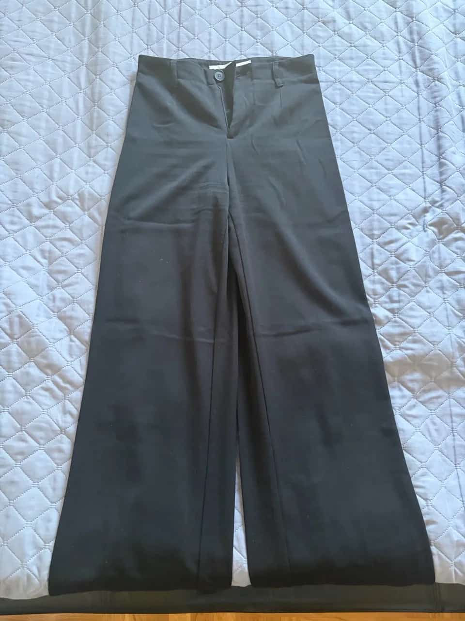 Ormar.app | sajt za prodaju garderobe | Bershka pantalone