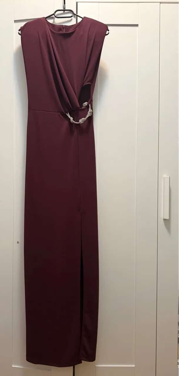 Ormar.app | sajt za prodaju garderobe | Svecana Haljina bordo boje