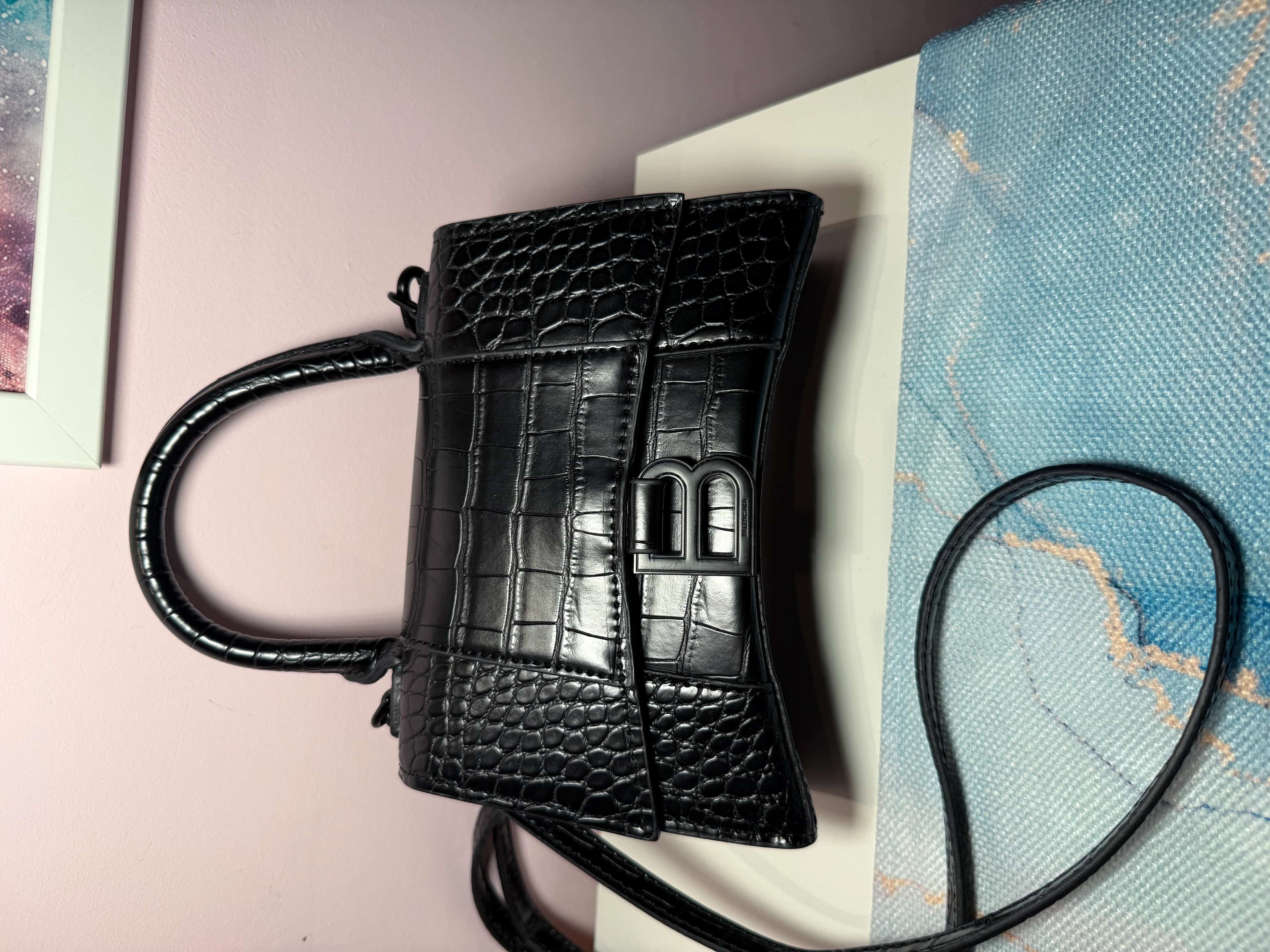 Ormar.app | sajt za prodaju garderobe | Balenciaga Hourglass XS torbica