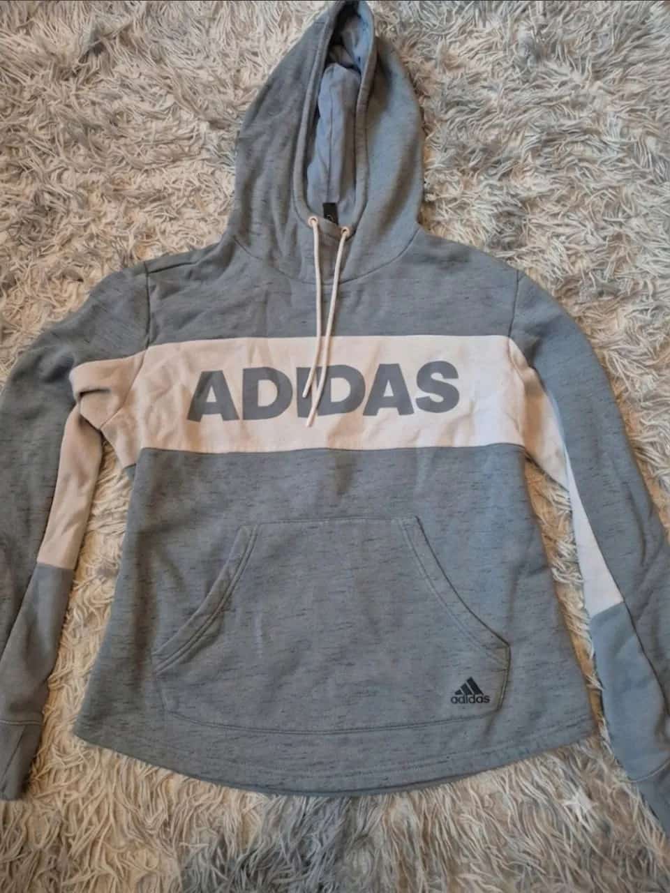 Ormar.app | sajt za prodaju garderobe | Adidas duks