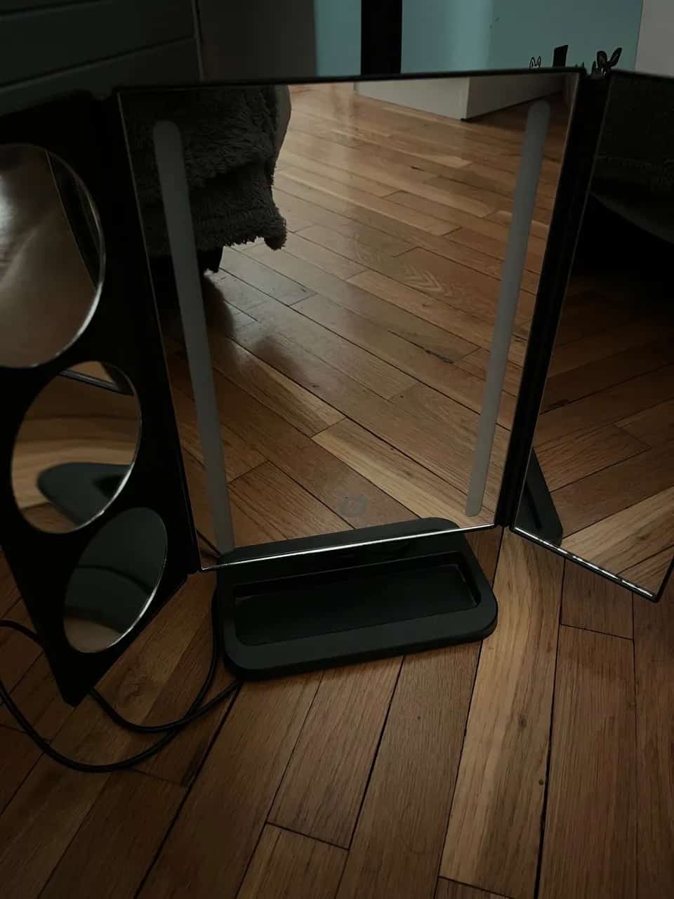 Ormar.app | sajt za prodaju garderobe | LED odgledalo