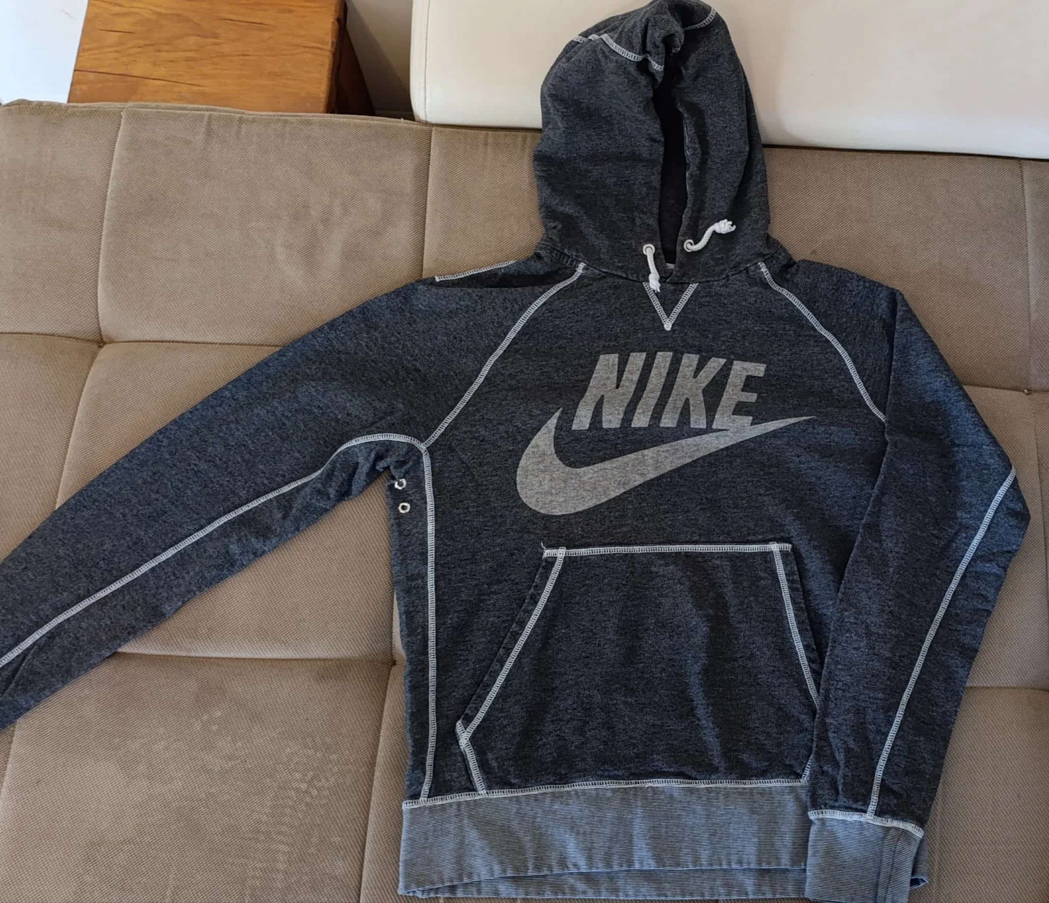 Ormar.app | sajt za prodaju garderobe | Nike duks