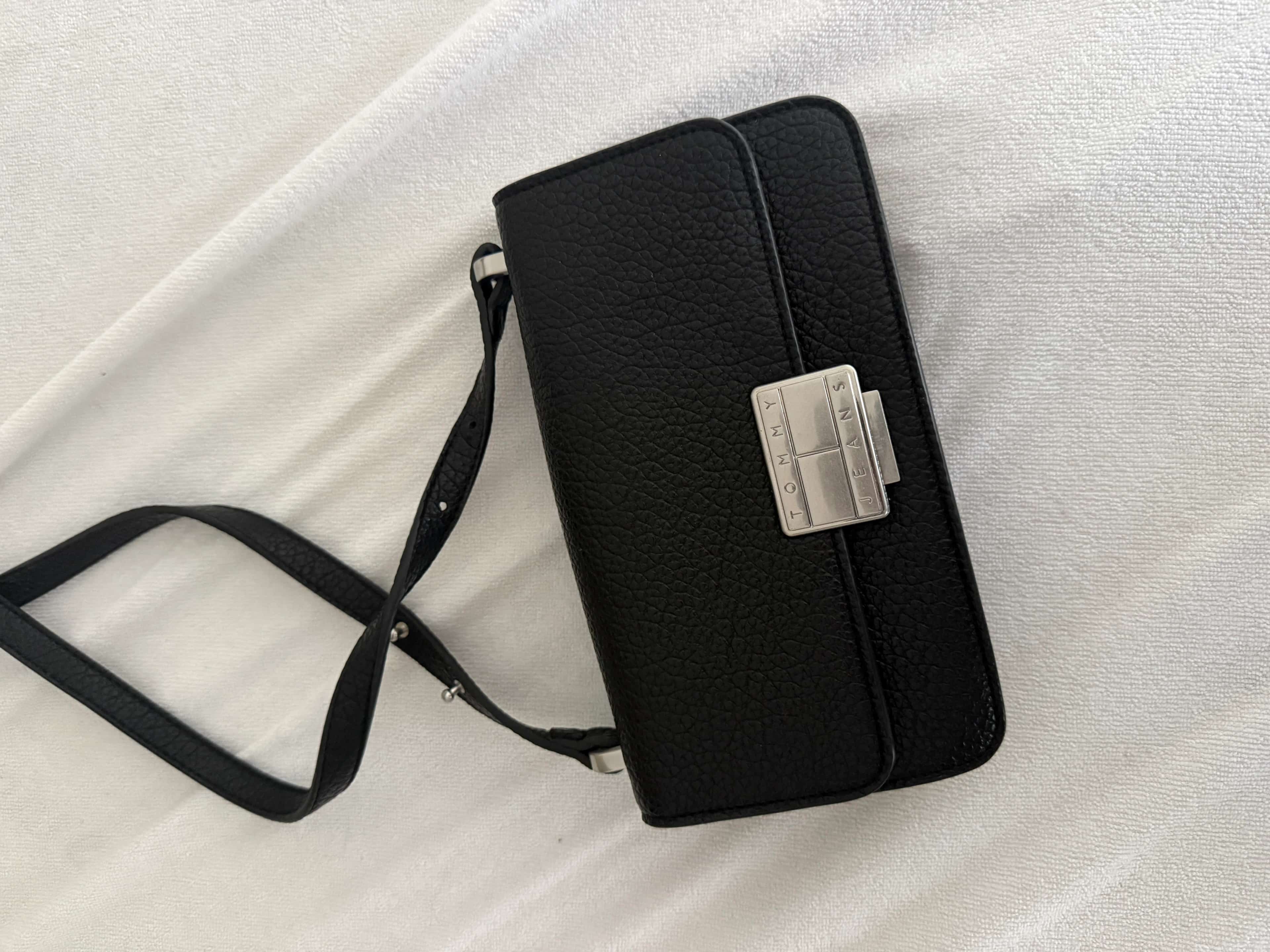 Ormar.app | sajt za prodaju garderobe | Tommy yeans torbica