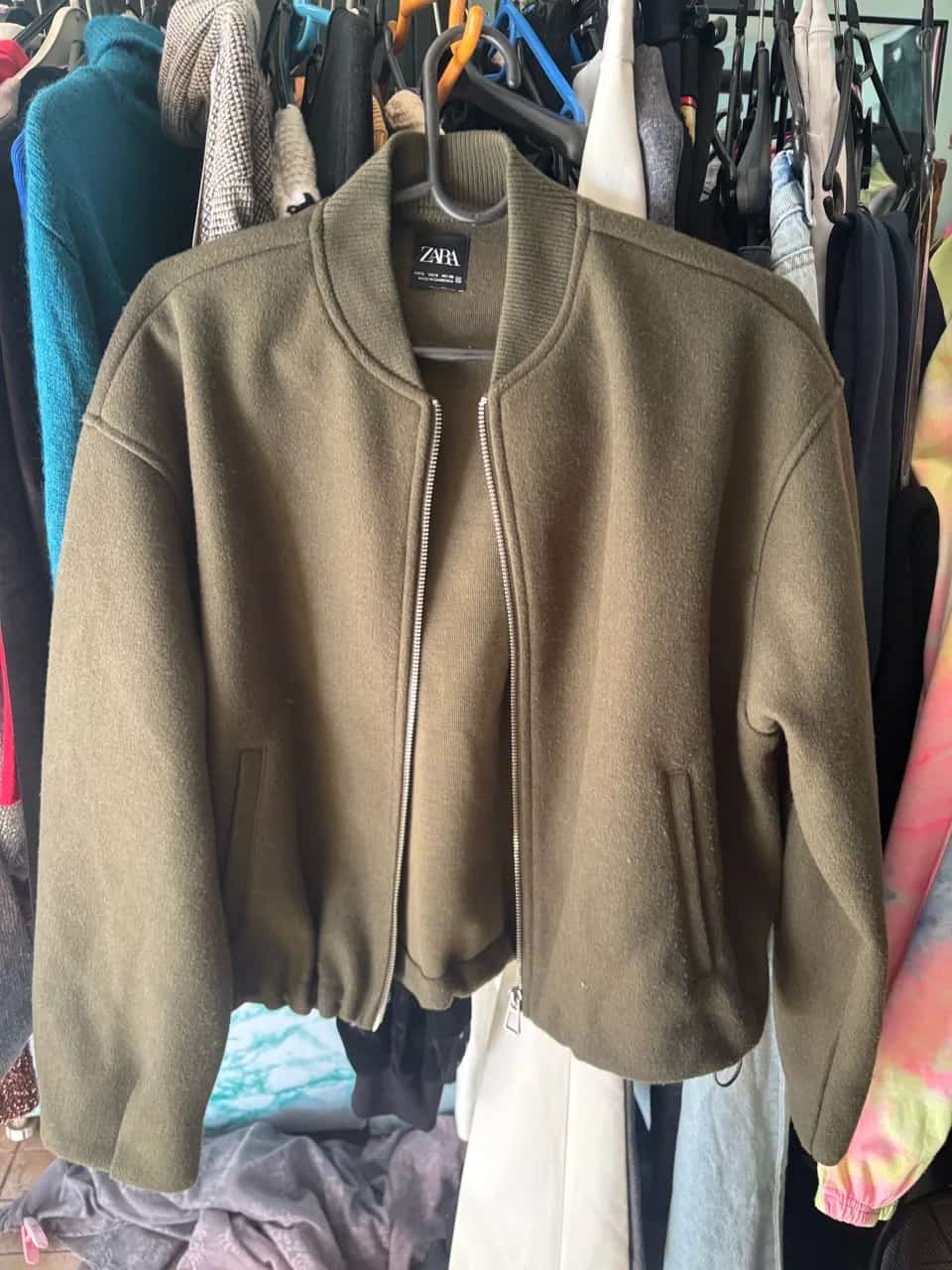 Ormar.app | sajt za prodaju garderobe | ZARA jaknica crop🍀