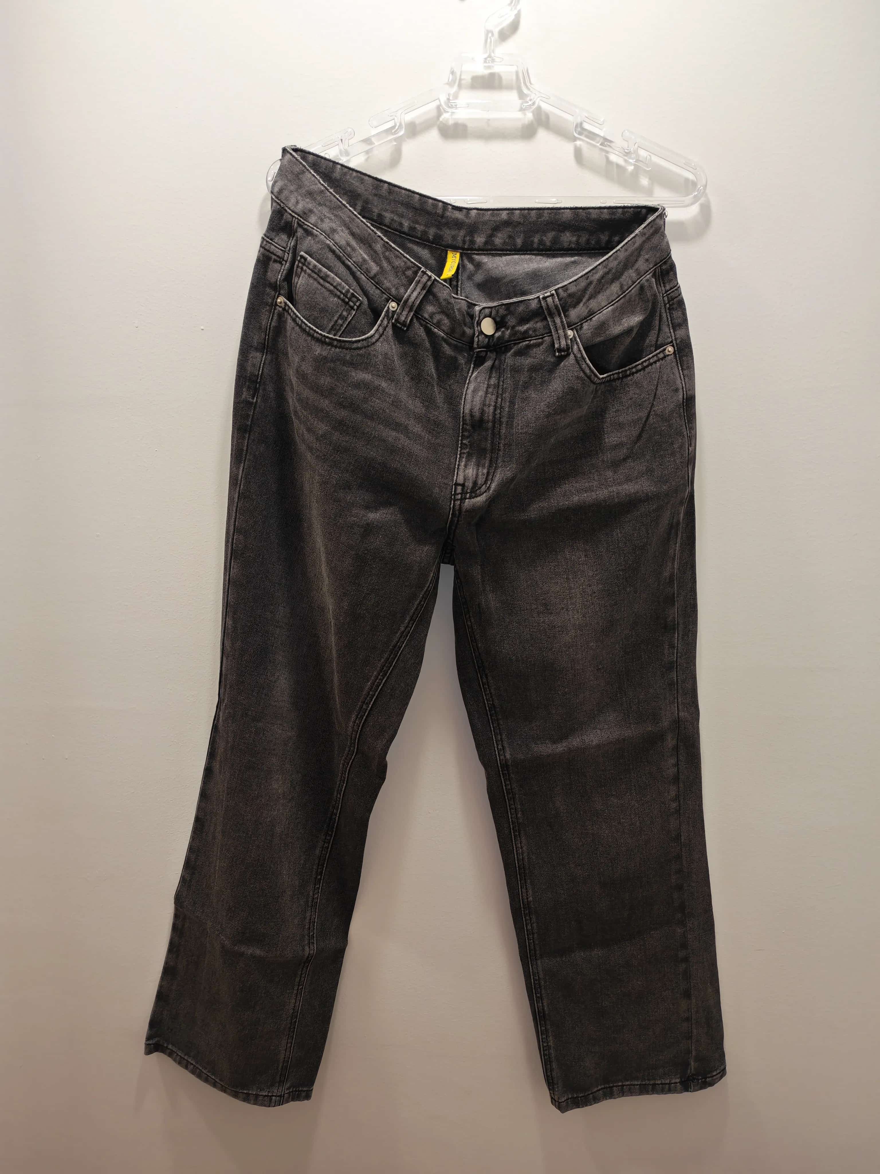 Ormar.app | sajt za prodaju garderobe | Farmerice