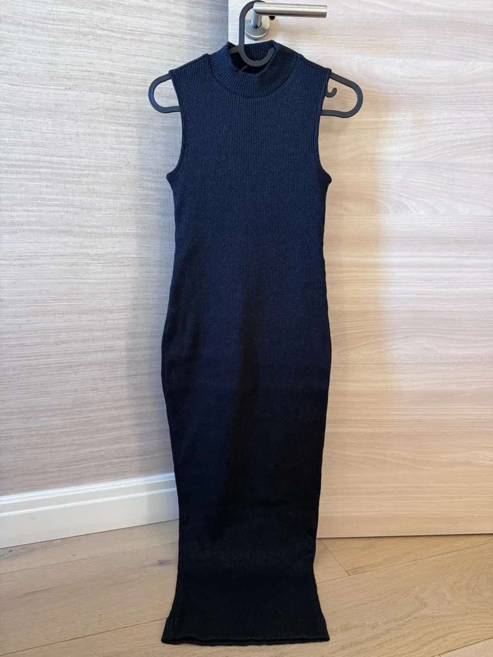 Ormar.app | sajt za prodaju garderobe | NOVO ZARA Trafaluc pletena maxi haljina sa rolkom vel S