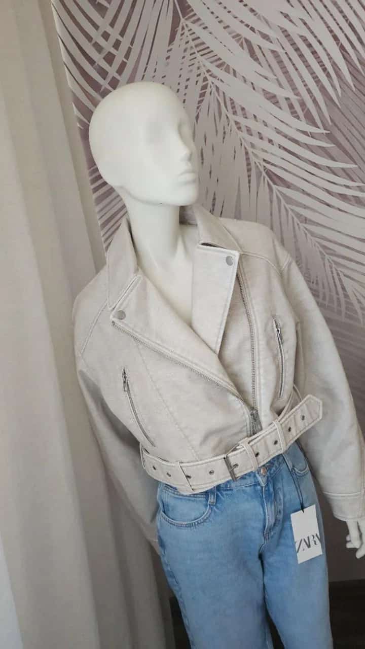 Ormar.app | sajt za prodaju garderobe | 🧥 Nova ZARA jakna od eko kože – prljavo bela ✨

• Veličina: M
