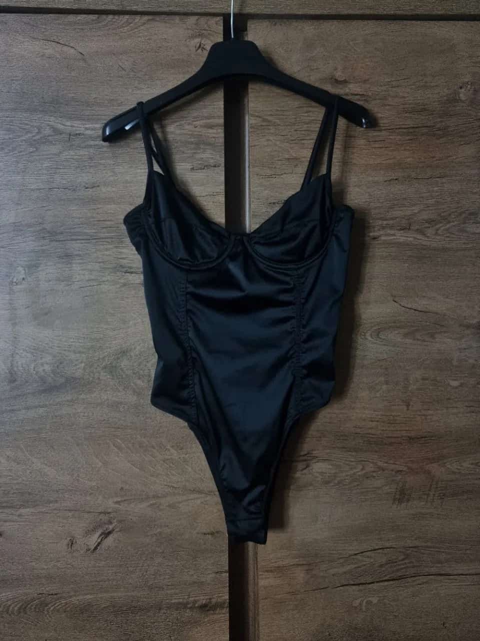 Ormar.app | sajt za prodaju garderobe | Zara bodi M